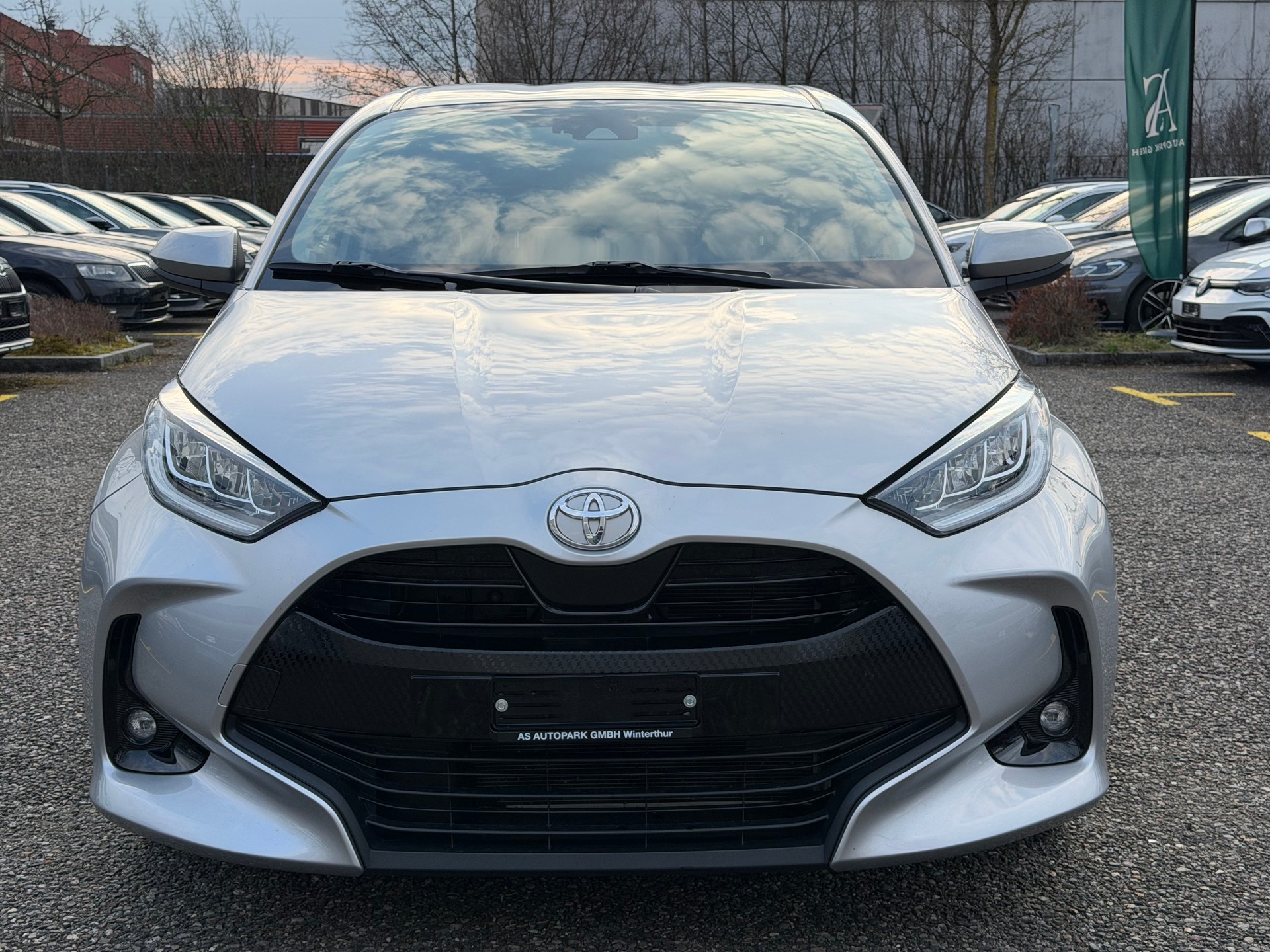 TOYOTA Yaris 1.5 Trend-image-1