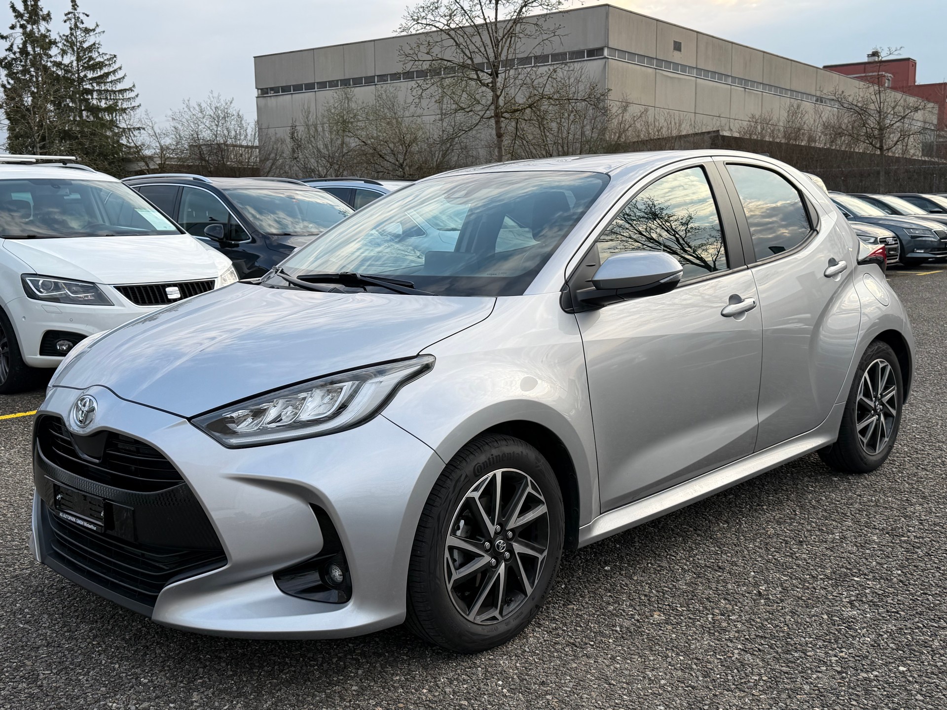 TOYOTA Yaris 1.5 Trend-image-0