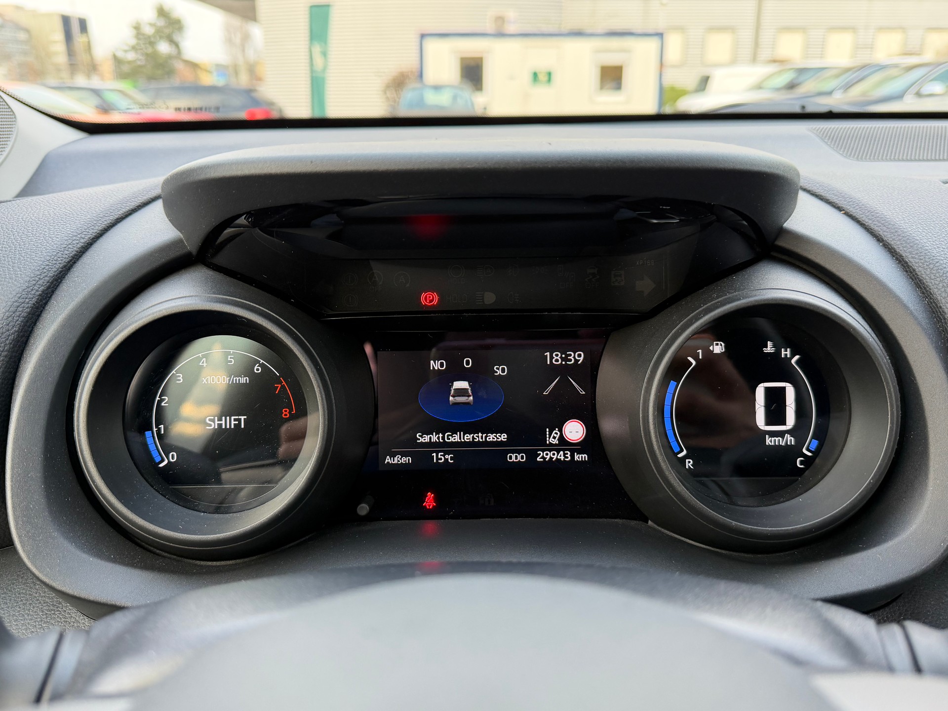 TOYOTA Yaris 1.5 Trend-image-18