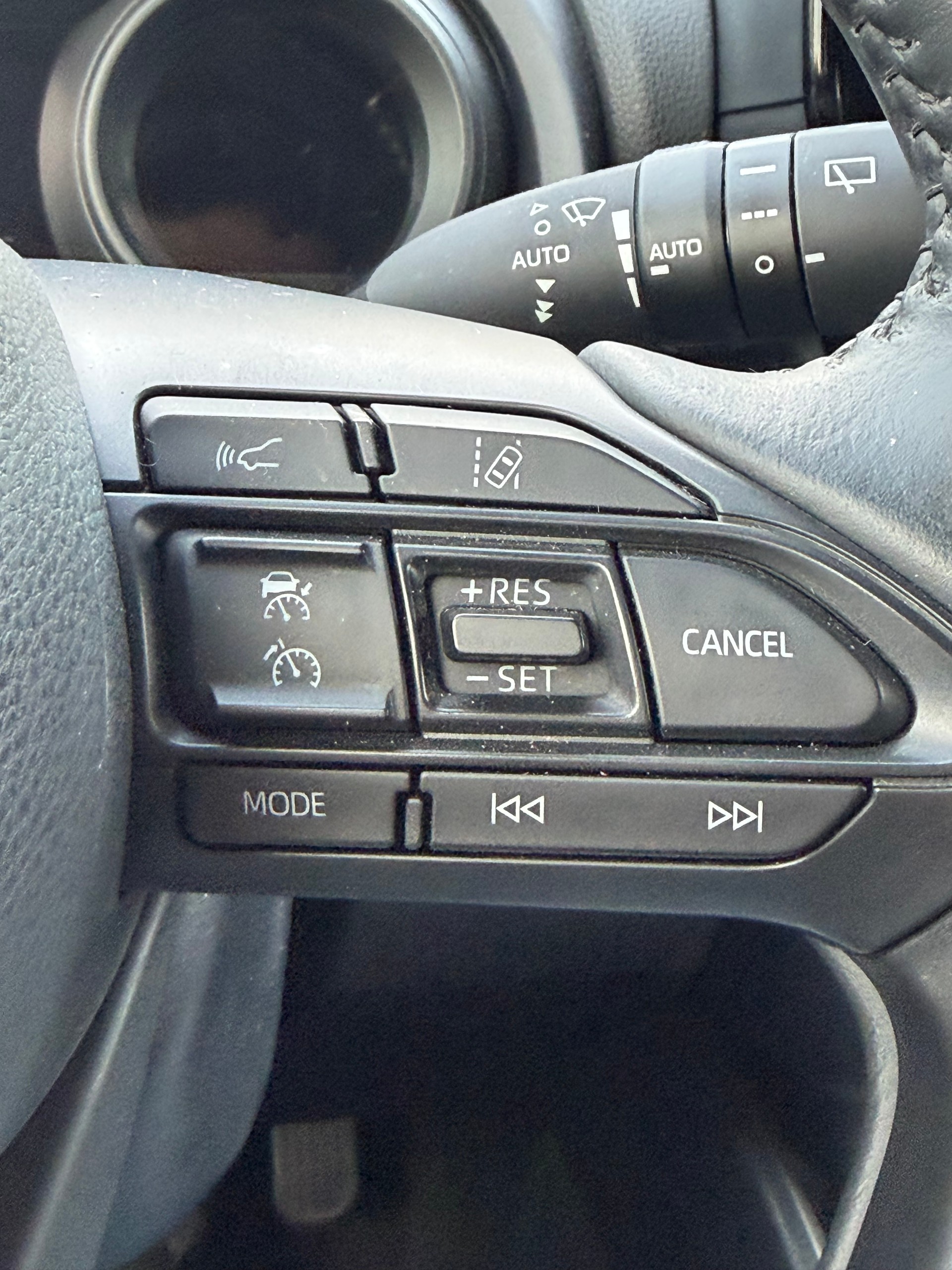TOYOTA Yaris 1.5 Trend-image-16