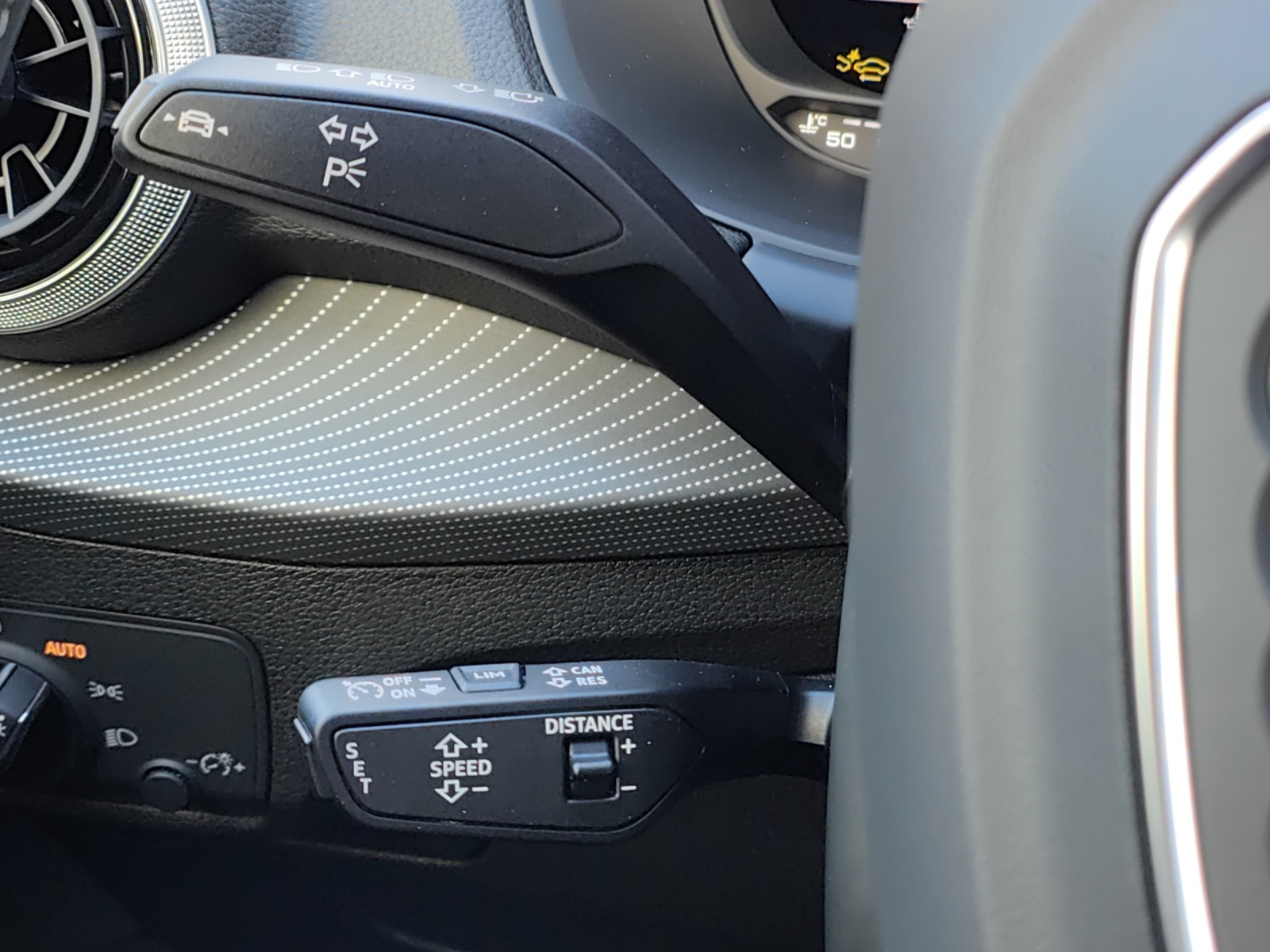 AUDI SQ2 TFSI quattro S-tronic-image-9