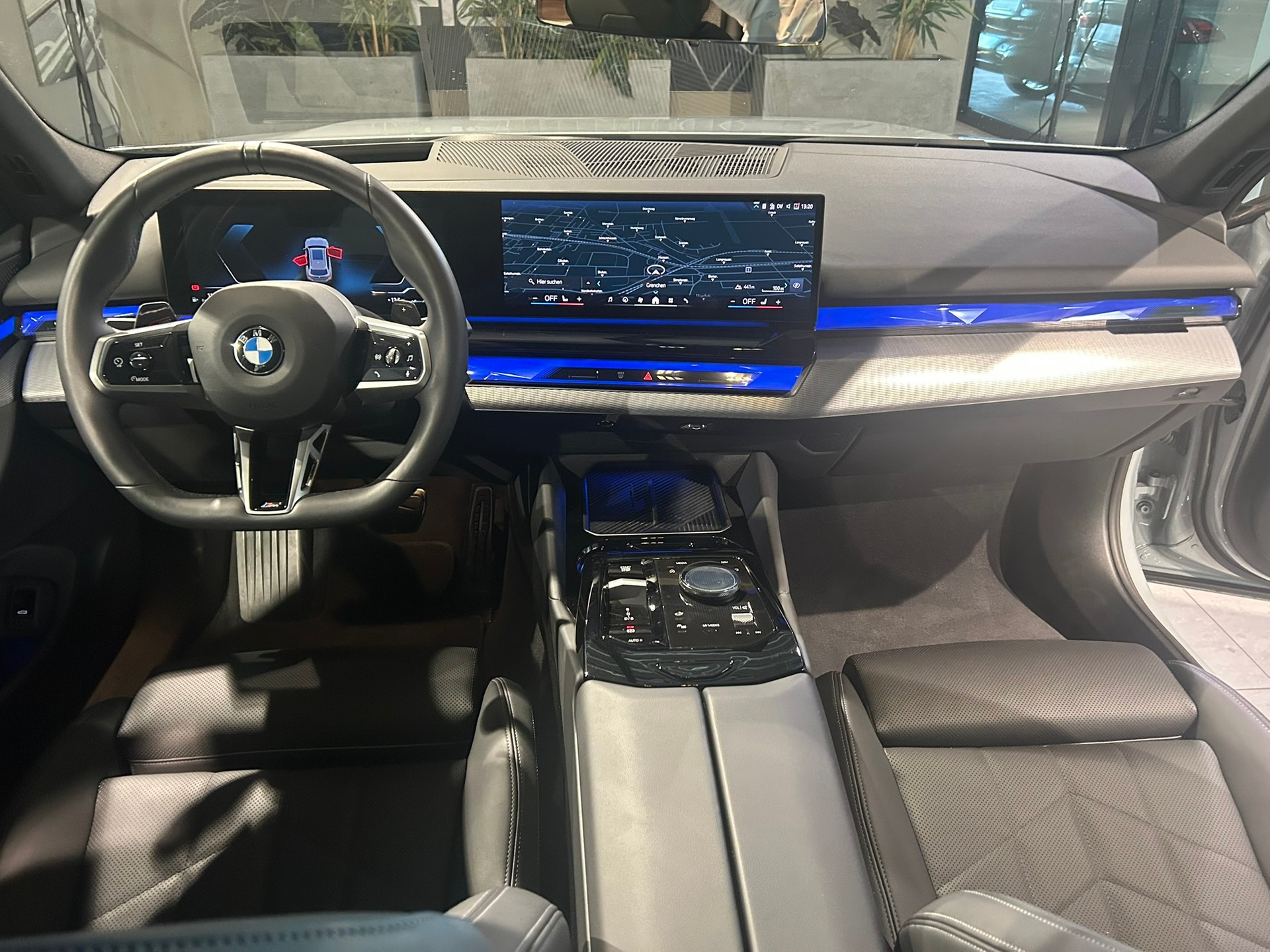 BMW 520d xDrive 48V Touring M Sport Steptronic-image-30