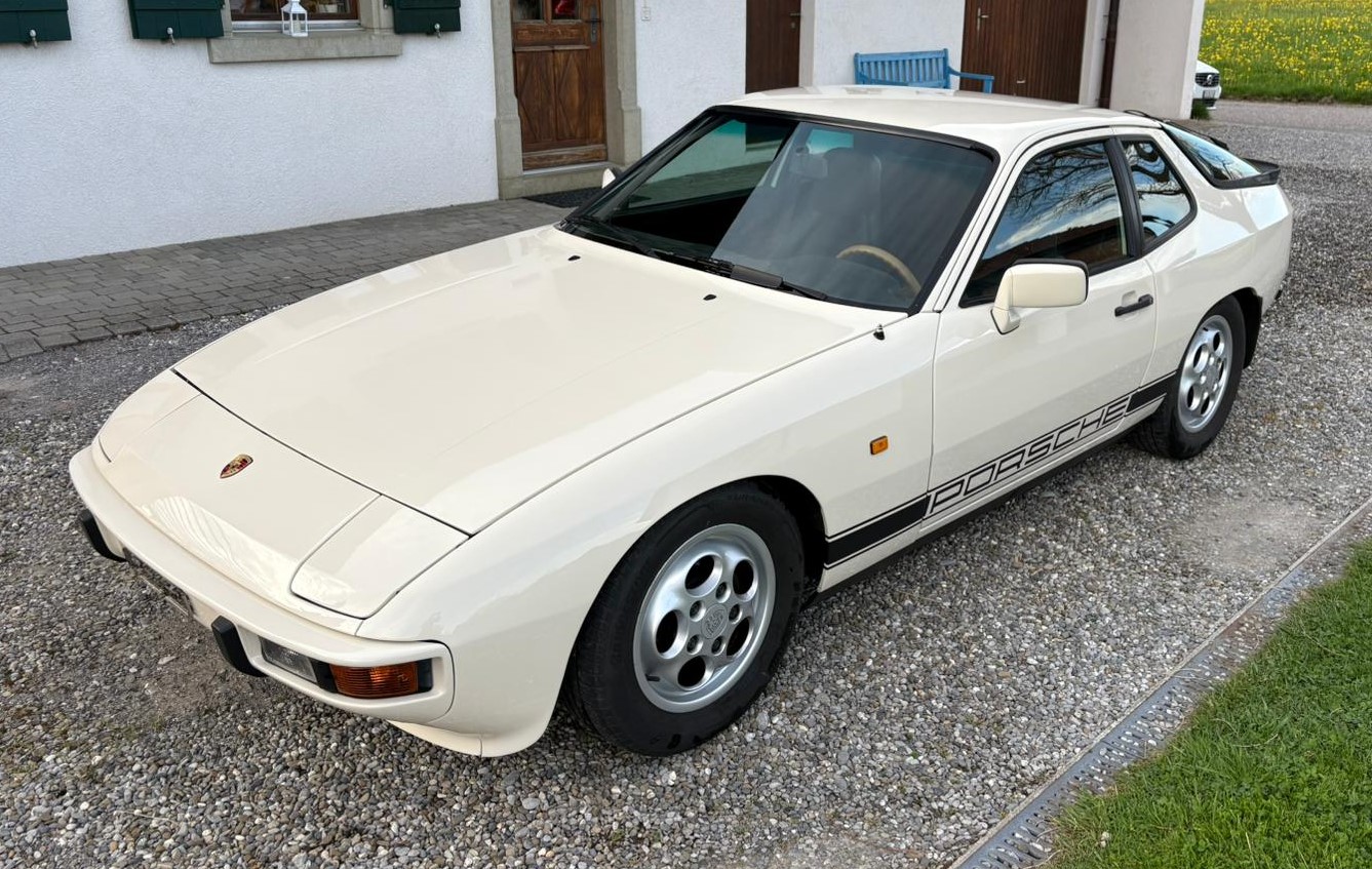 PORSCHE 924 S