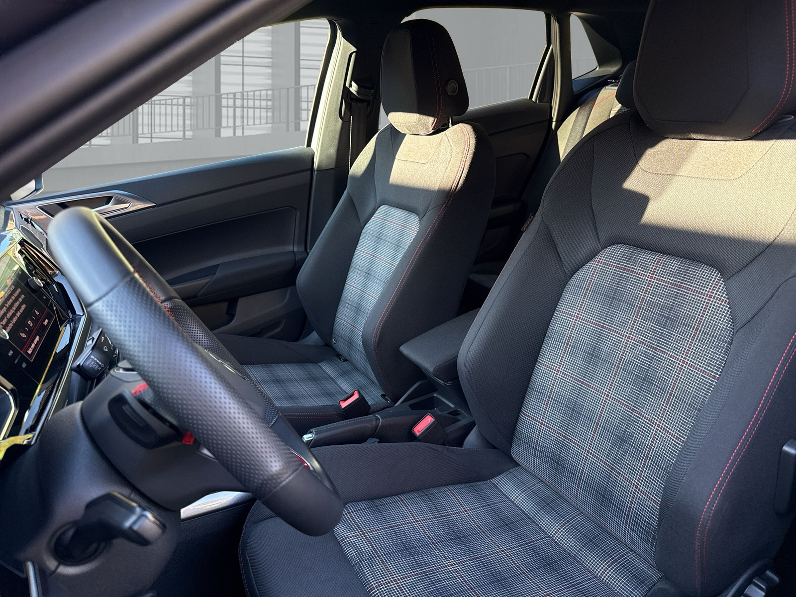 VW Polo 2.0 TSI GTI DSG-image-12