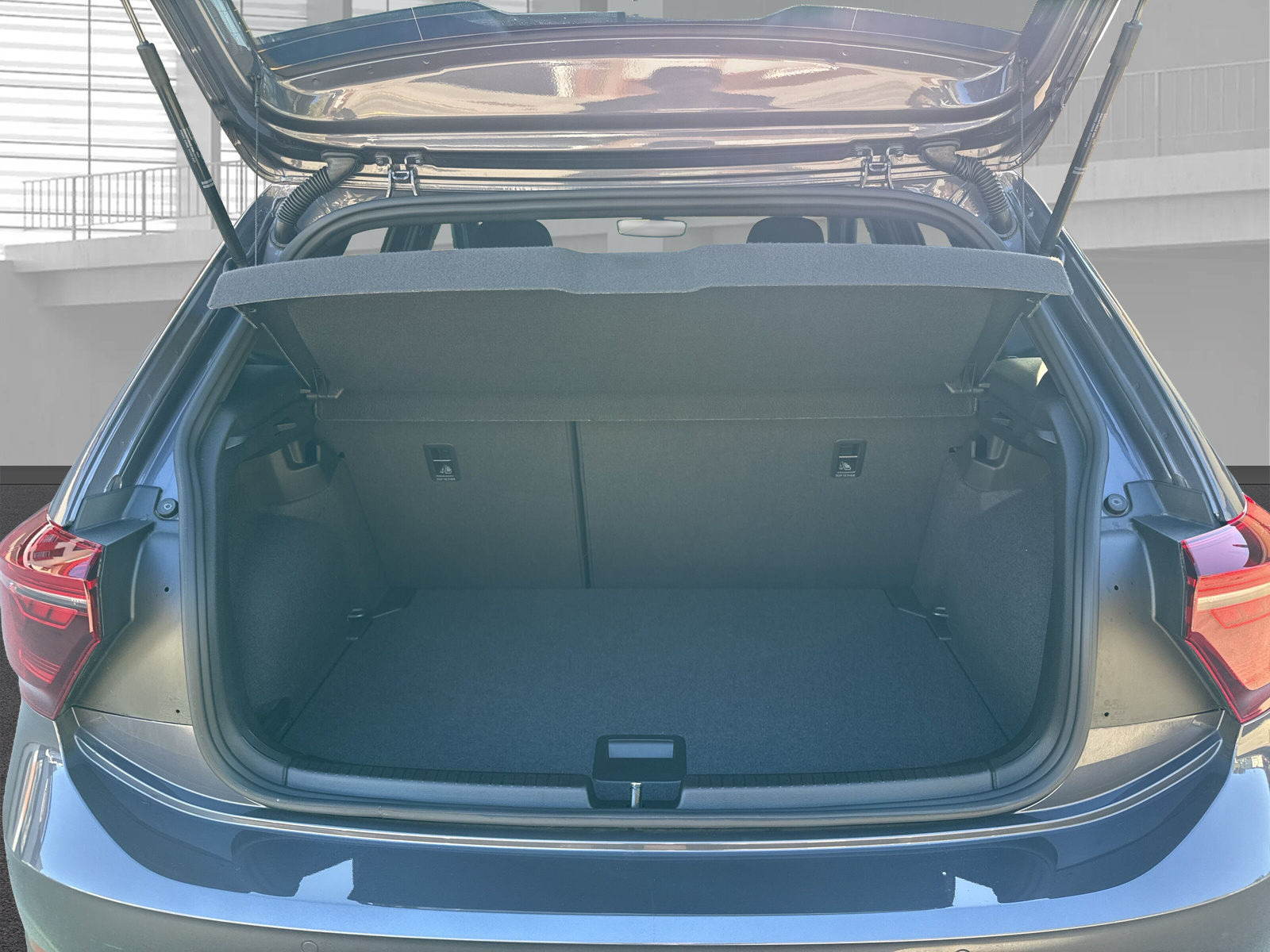 VW Polo 2.0 TSI GTI DSG-image-16