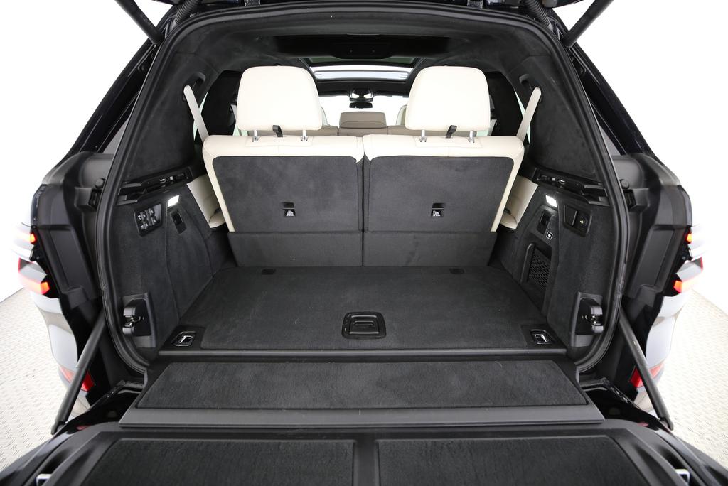 BMW X7 40d xDrive SAG-image-16