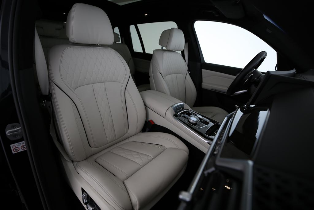 BMW X7 40d xDrive SAG-image-14