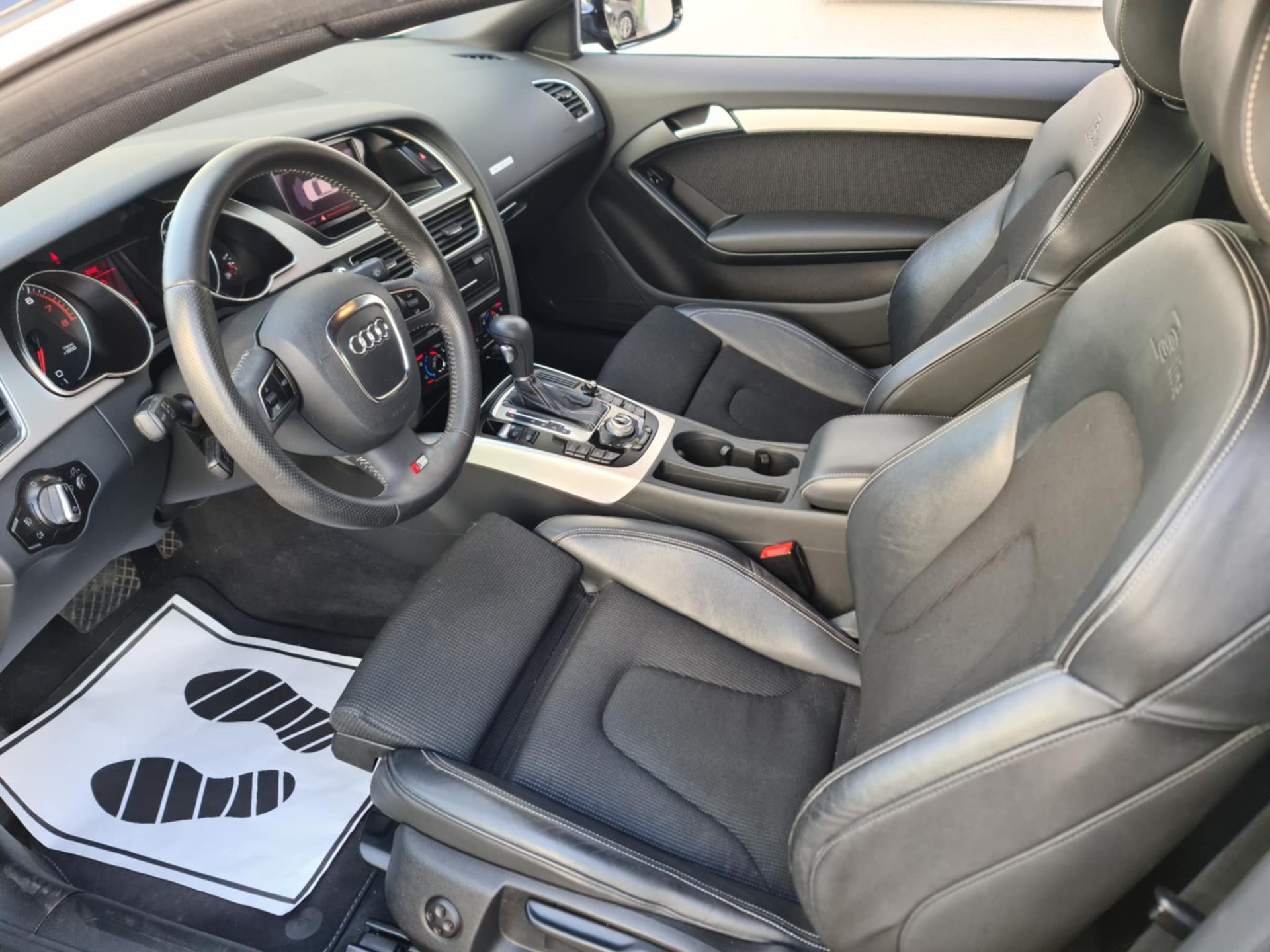 AUDI A5 Coupé 2.0 TFSI quattro S-tronic-image-10