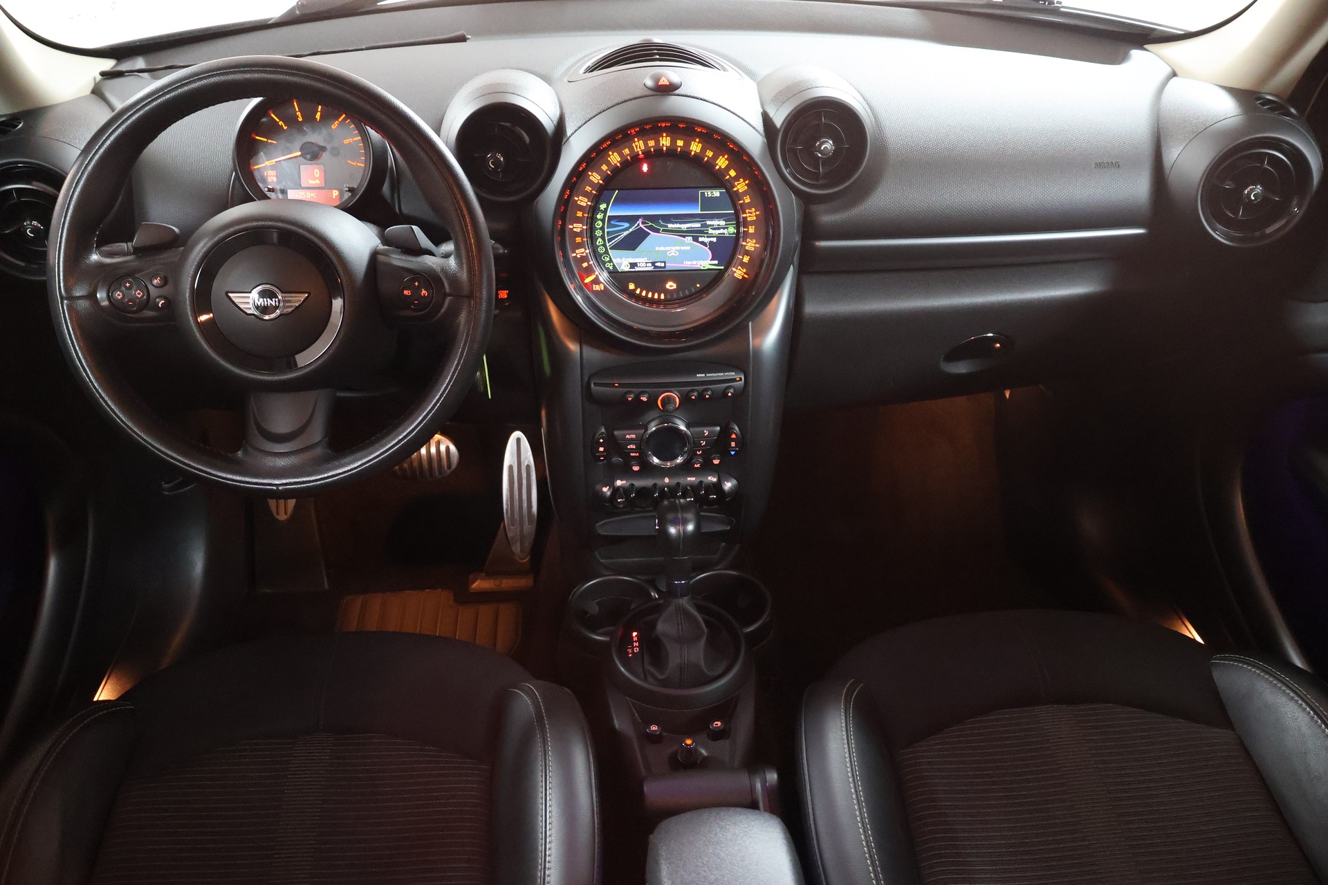 MINI Countryman Cooper SD ALL4 Steptronic-image-9