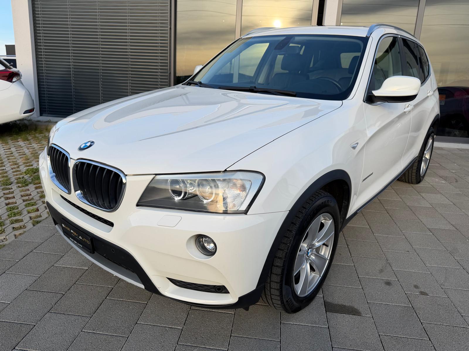 BMW X3 20d xDrive-showroom-element-3