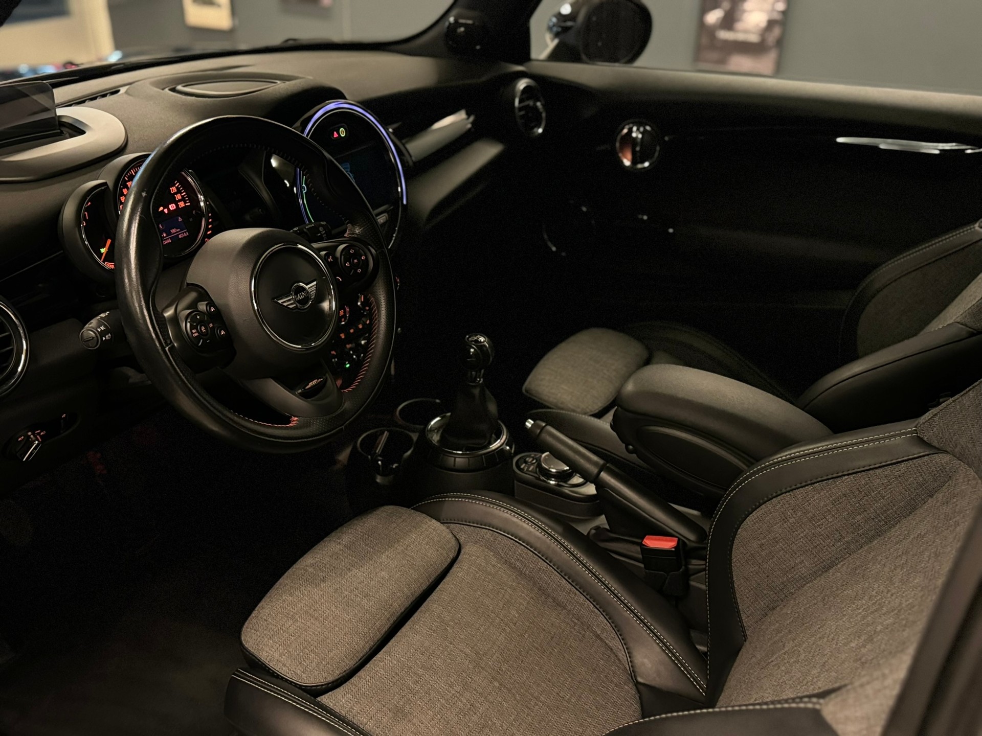 MINI Cooper S-image-8