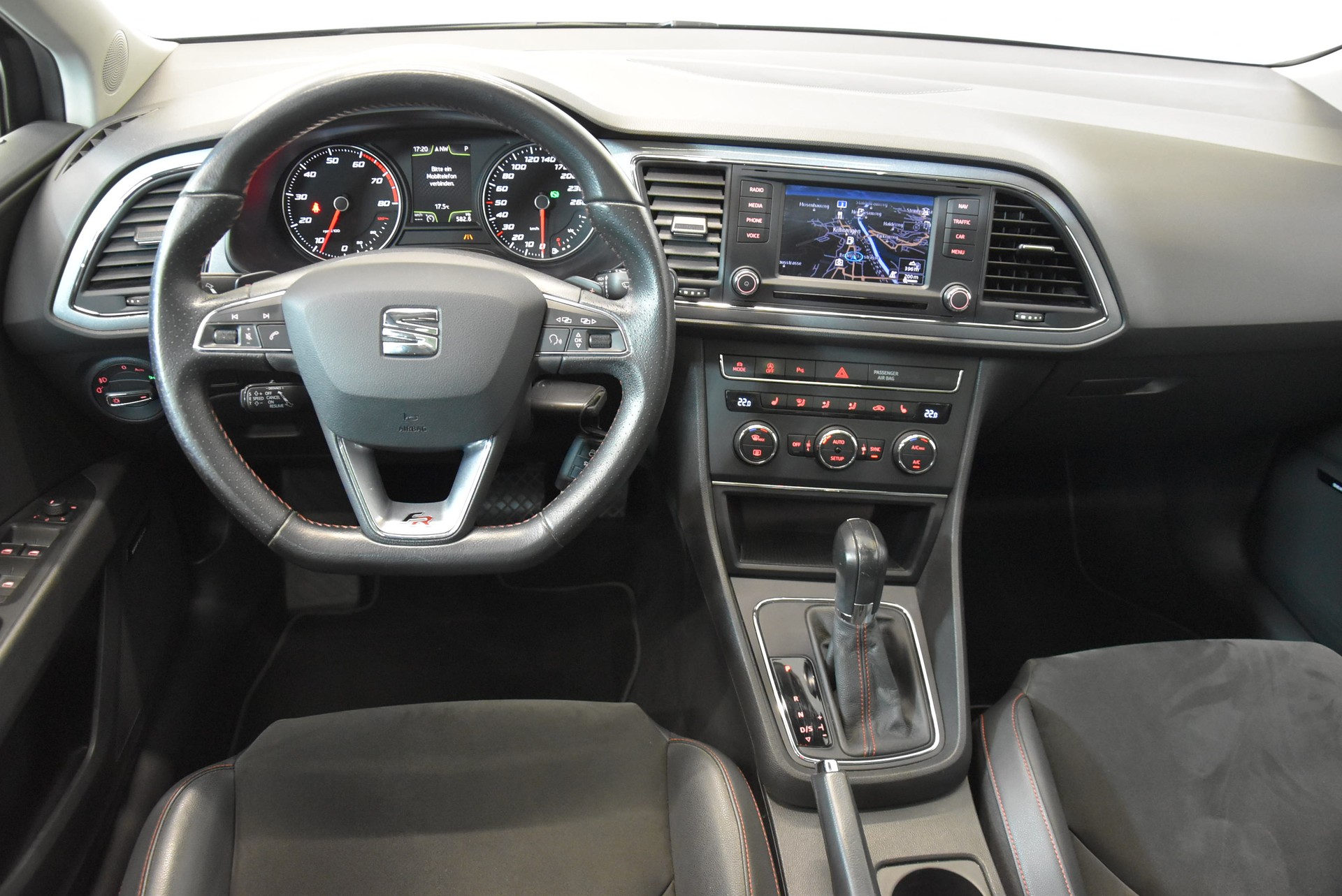 SEAT Leon ST 1.8 TSI FR DSG-image-4