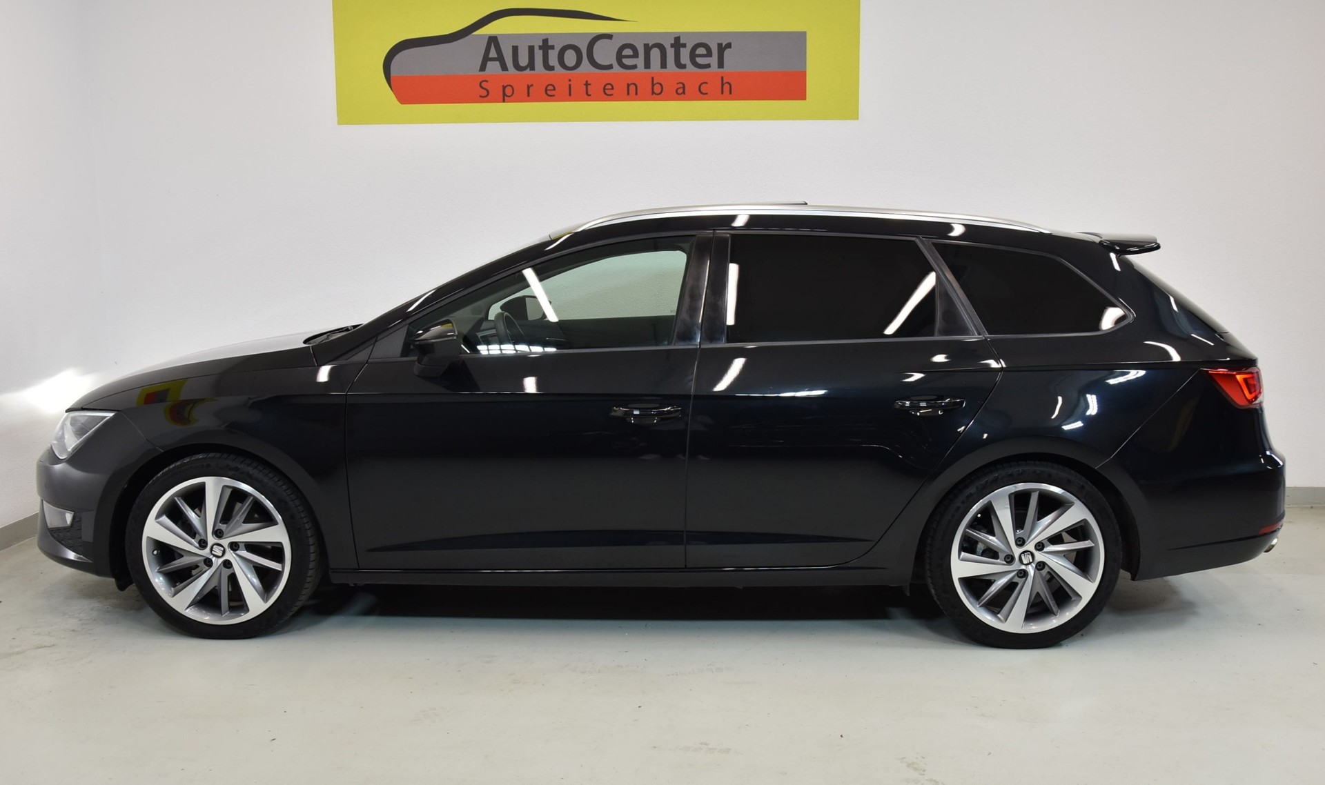 SEAT Leon ST 1.8 TSI FR DSG-image-8