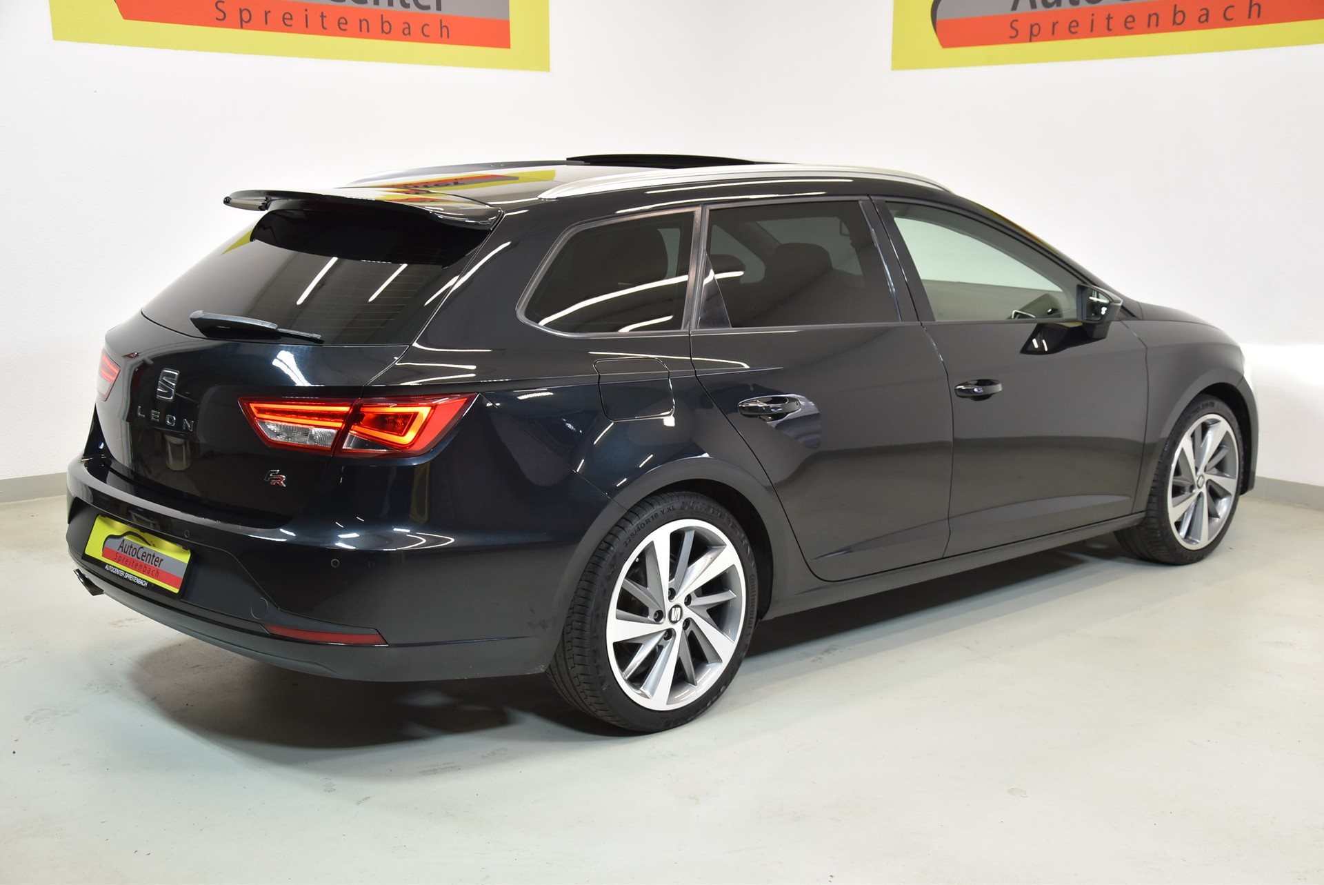 SEAT Leon ST 1.8 TSI FR DSG-image-11