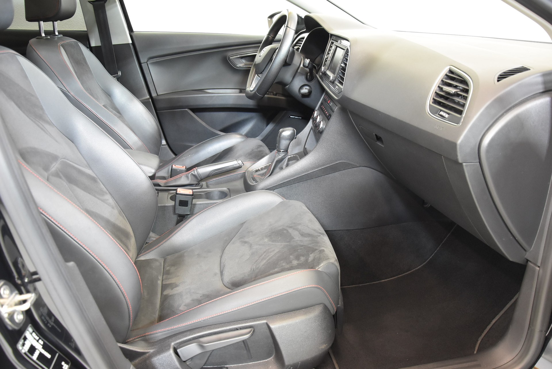 SEAT Leon ST 1.8 TSI FR DSG-image-2