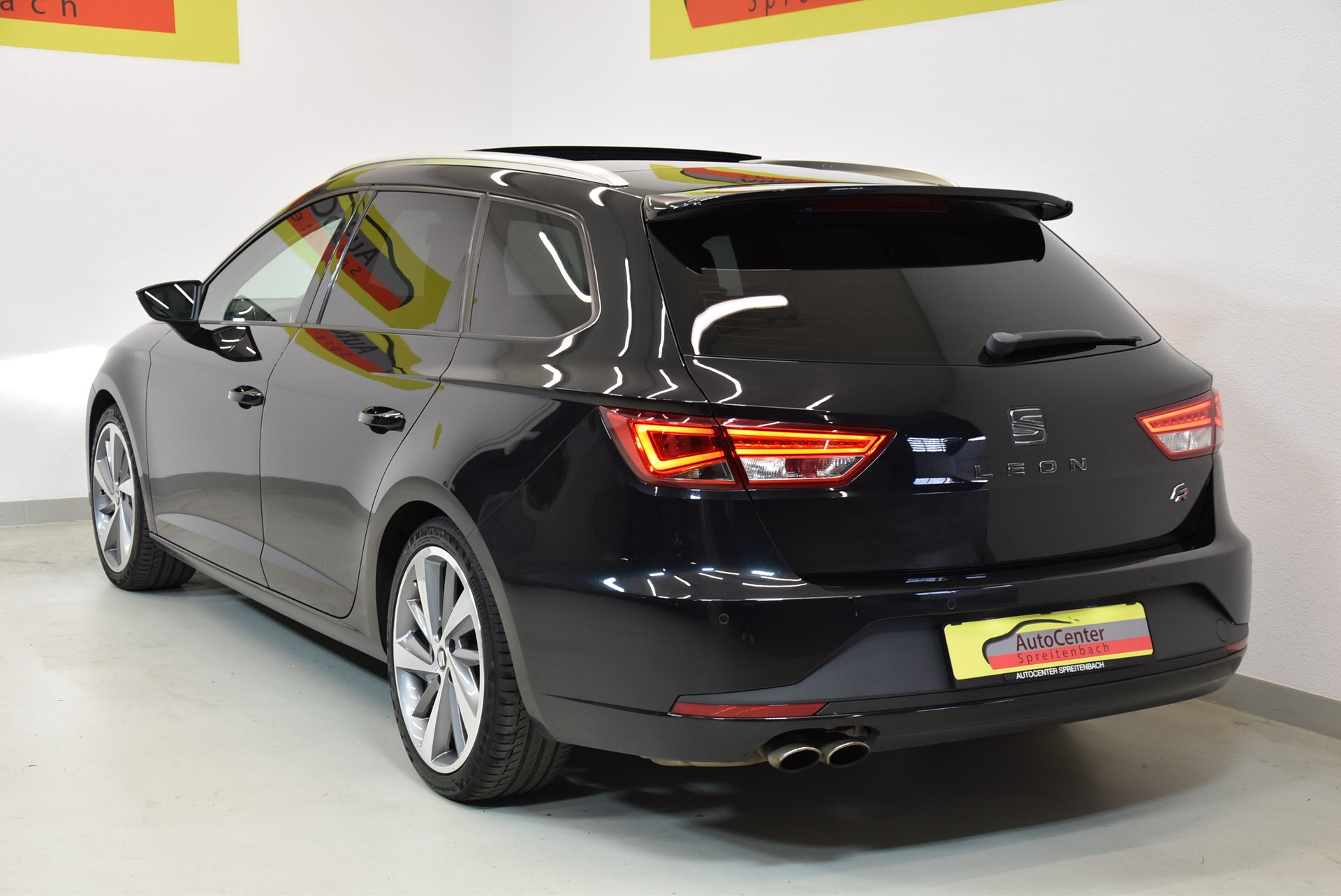 SEAT Leon ST 1.8 TSI FR DSG-image-9