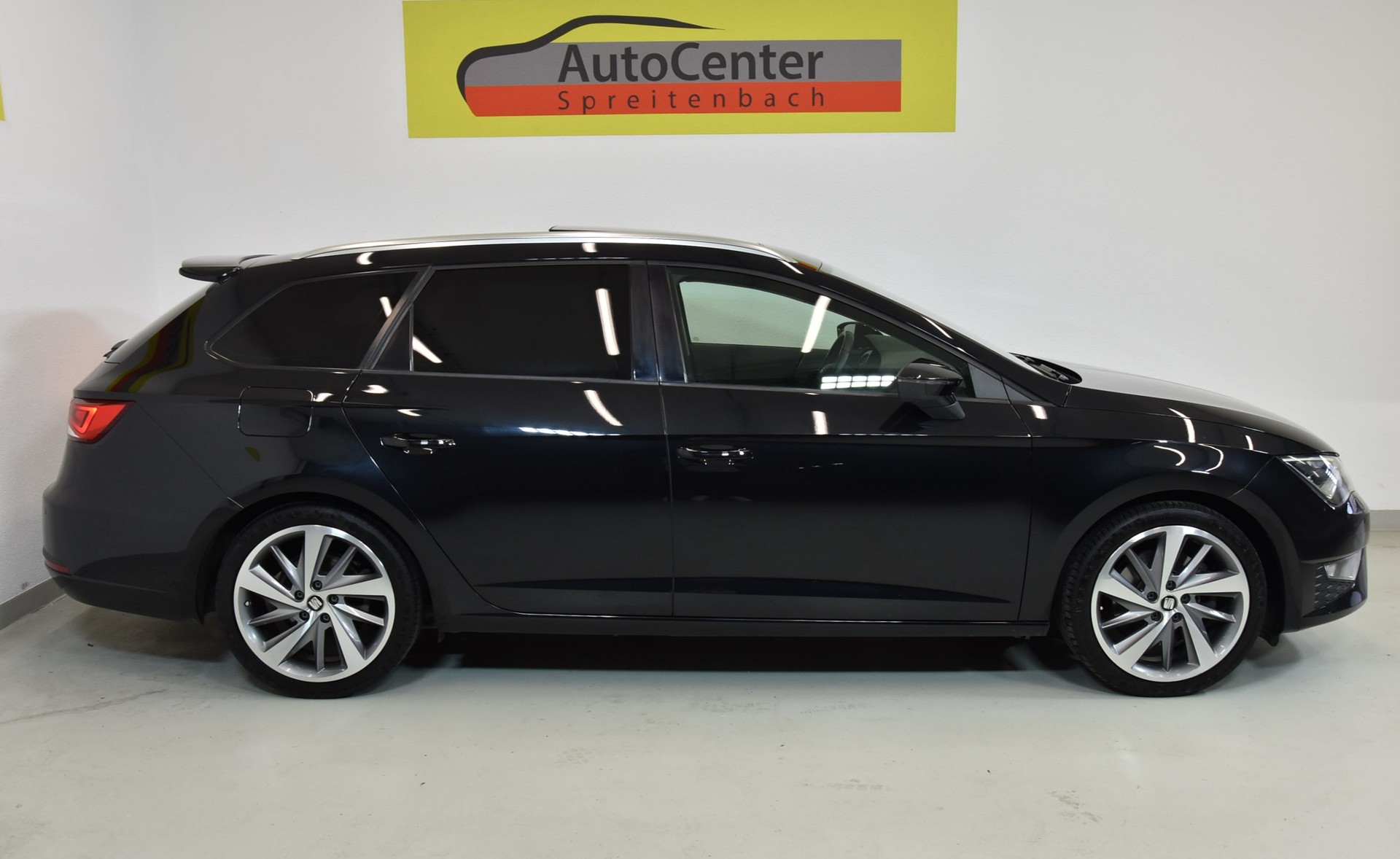 SEAT Leon ST 1.8 TSI FR DSG-image-10