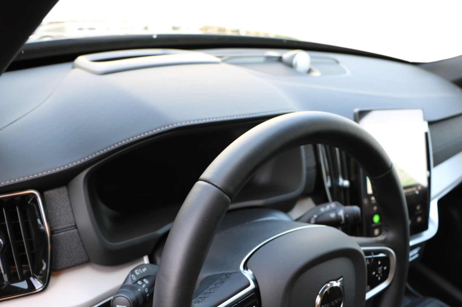 VOLVO XC90 T8 AWD PluginHybrid Dark Edition Geartronic-image-19