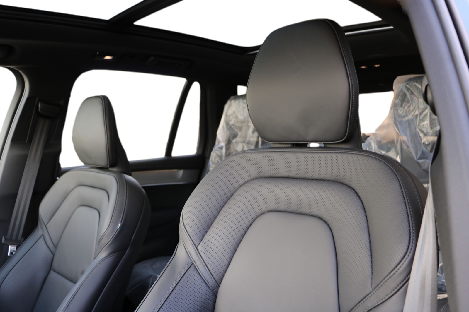 VOLVO XC90 T8 AWD PluginHybrid Dark Edition Geartronic-image-9