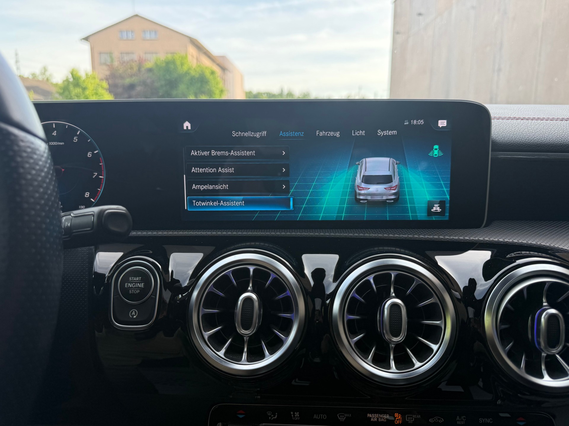 MERCEDES-BENZ CLA Shooting Brake 200 AMG Line 7G-DCT-image-9