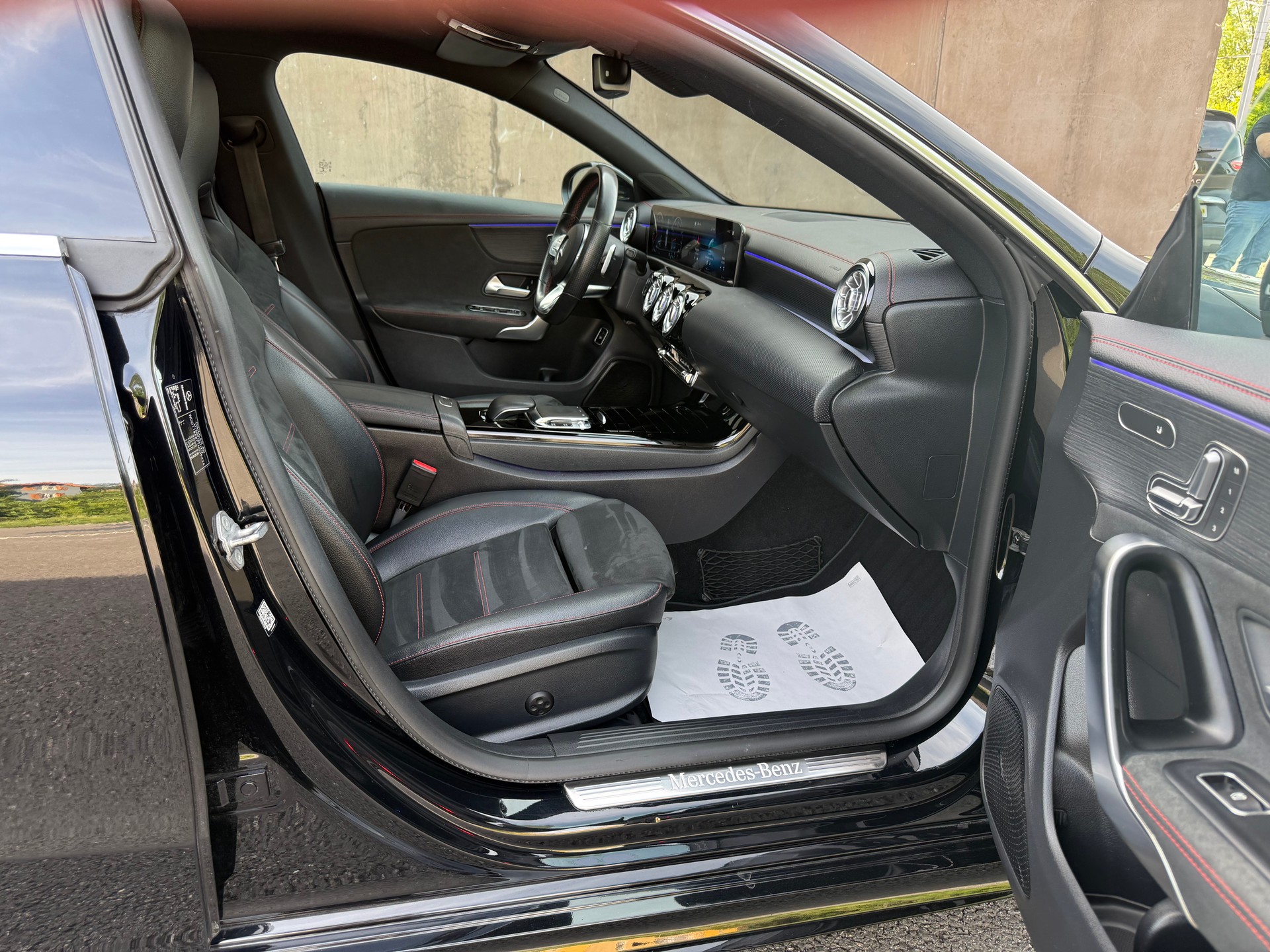 MERCEDES-BENZ CLA Shooting Brake 200 AMG Line 7G-DCT-image-12