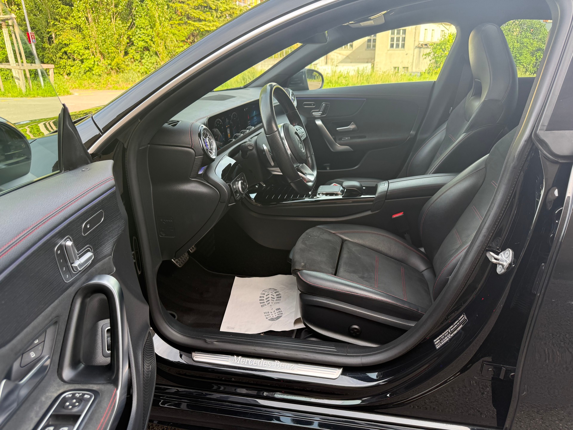 MERCEDES-BENZ CLA Shooting Brake 200 AMG Line 7G-DCT-image-11
