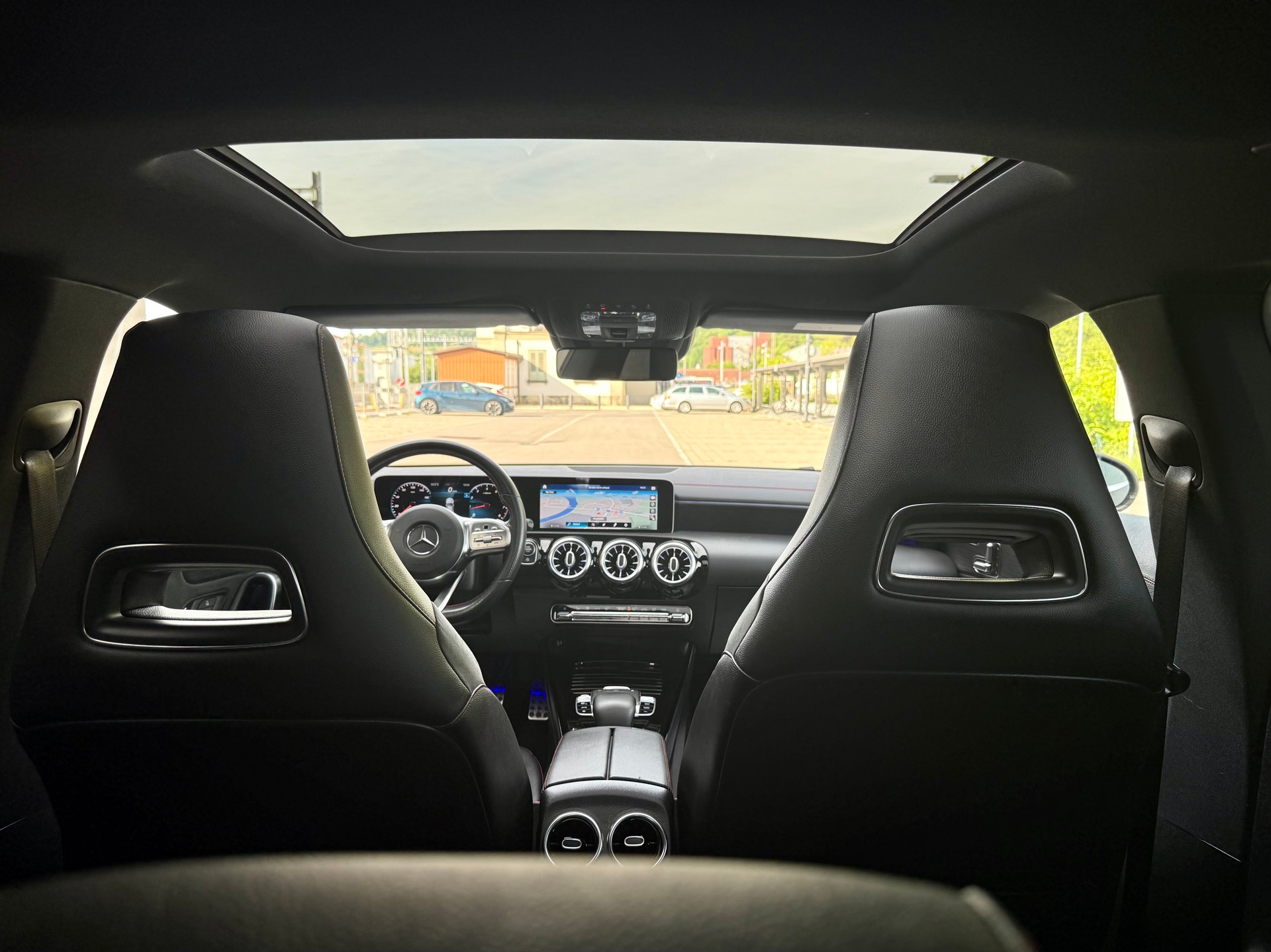 MERCEDES-BENZ CLA Shooting Brake 200 AMG Line 7G-DCT-image-5