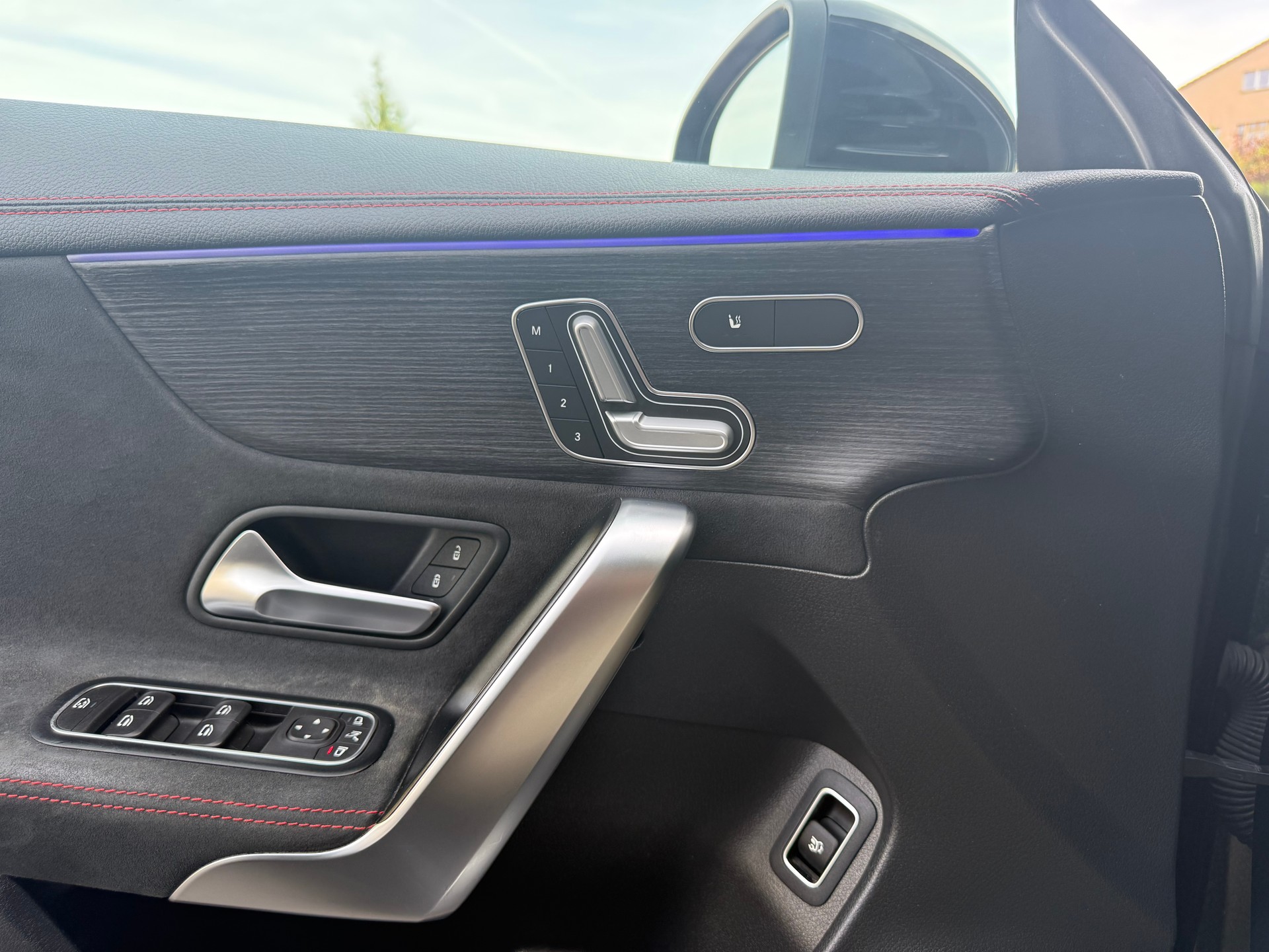 MERCEDES-BENZ CLA Shooting Brake 200 AMG Line 7G-DCT-image-10