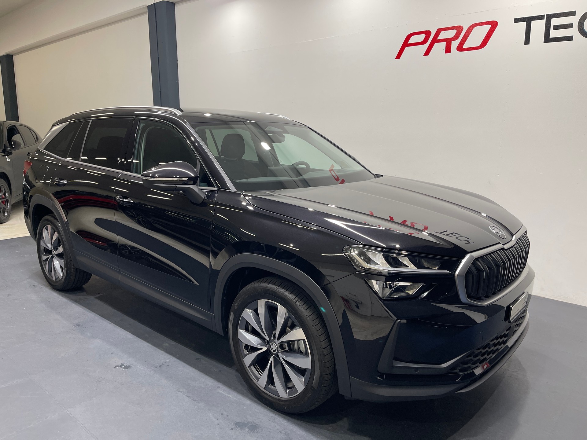 SKODA Kodiaq 1.5 TSI mHEV Selection *7PLATZ*-showroom-element-2