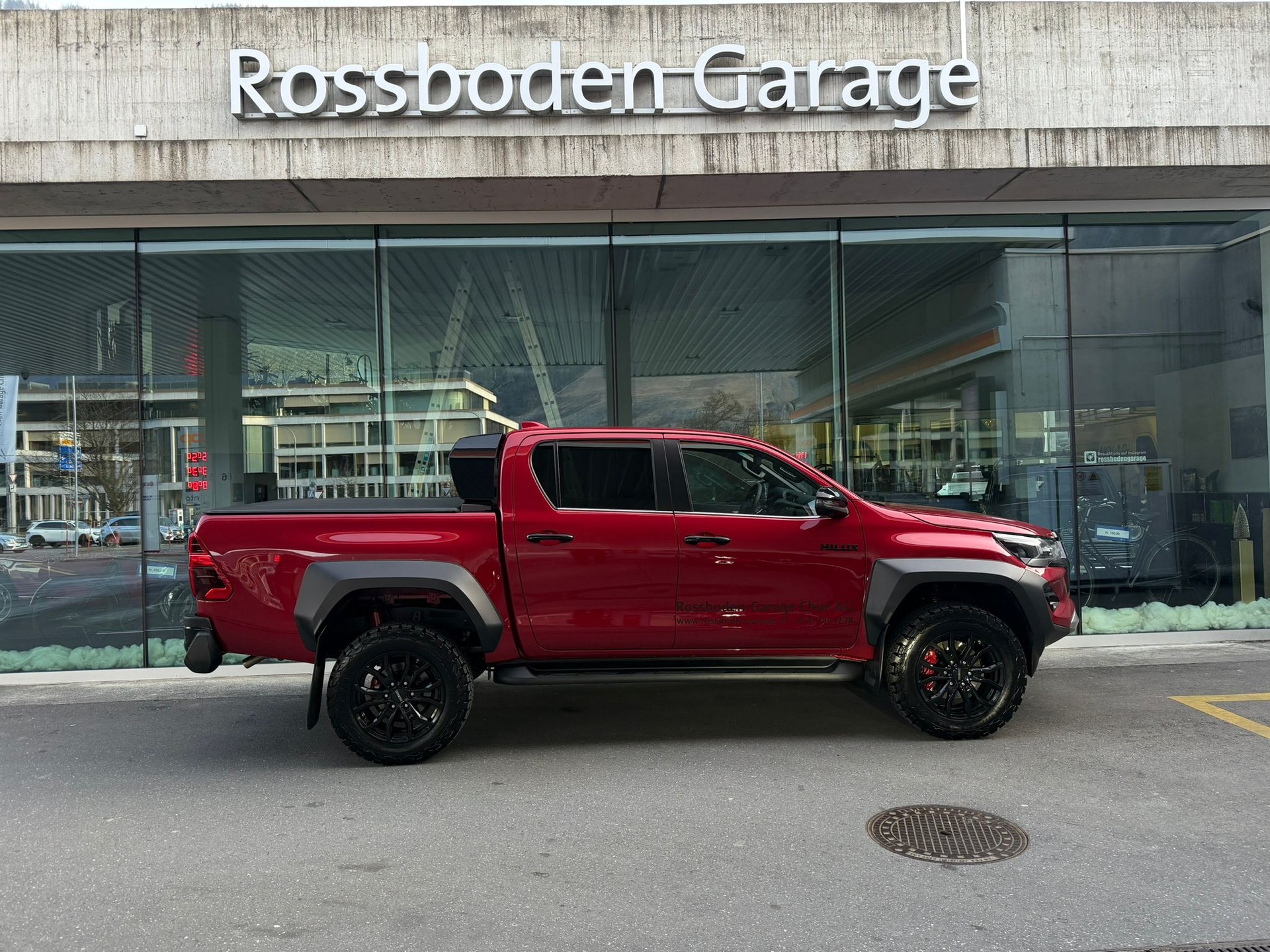 TOYOTA Hilux 2.8d GR Sport II Double Cab 4x4 A-image-1