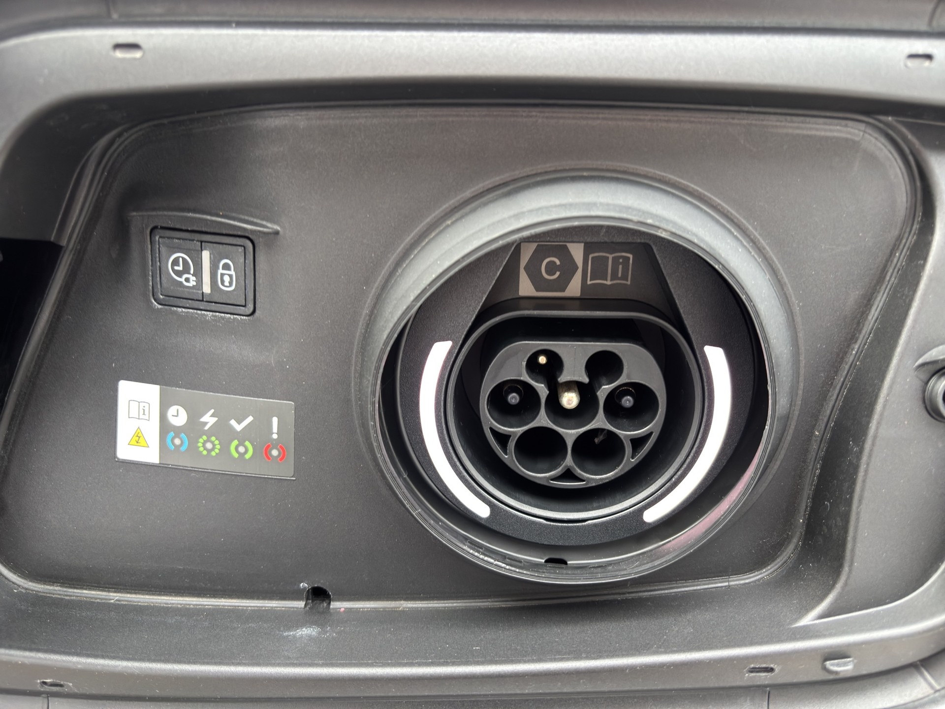 OPEL Astra 1.6 PHEV Turbo GSe A-image-21