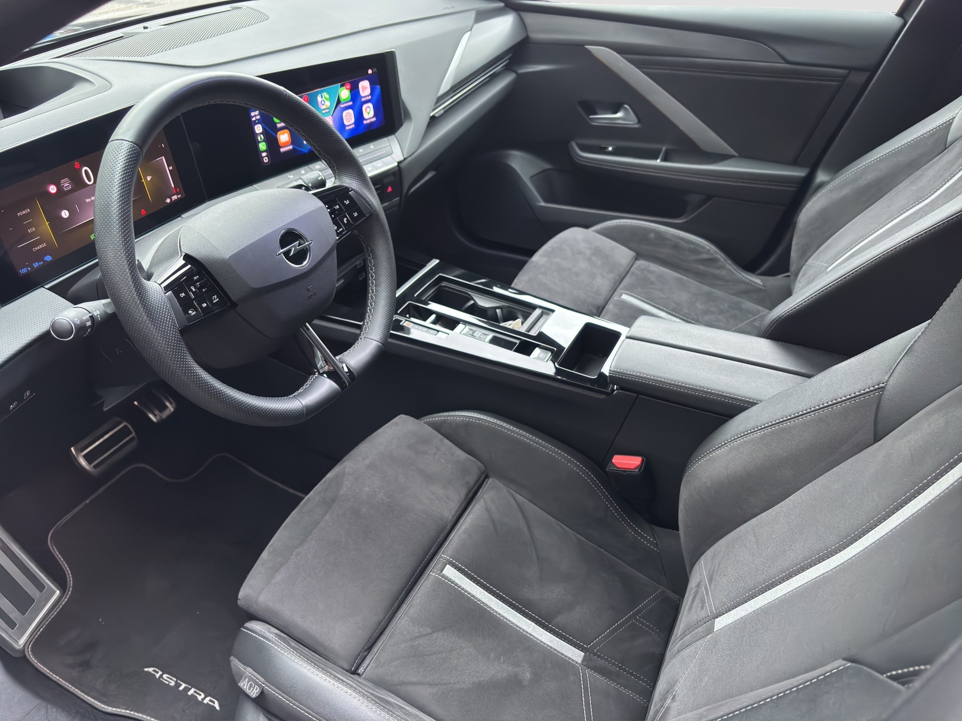OPEL Astra 1.6 PHEV Turbo GSe A-image-12