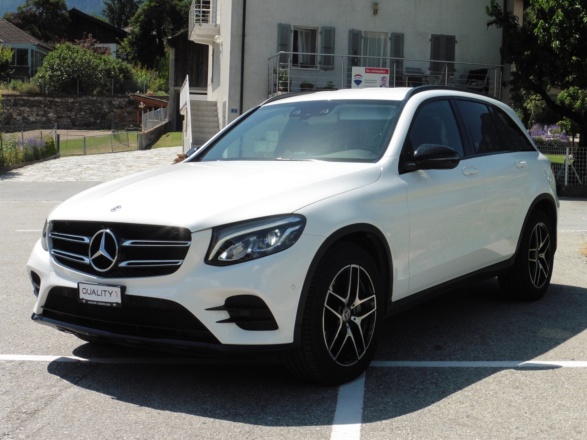 MERCEDES-BENZ GLC 250 d AMG Line 4Matic 9G-Tronic-image-4