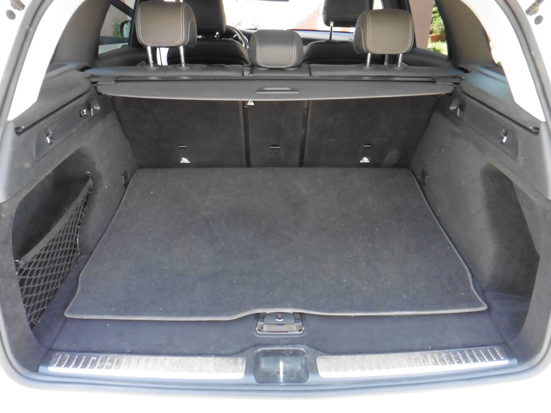 MERCEDES-BENZ GLC 250 d AMG Line 4Matic 9G-Tronic-image-19