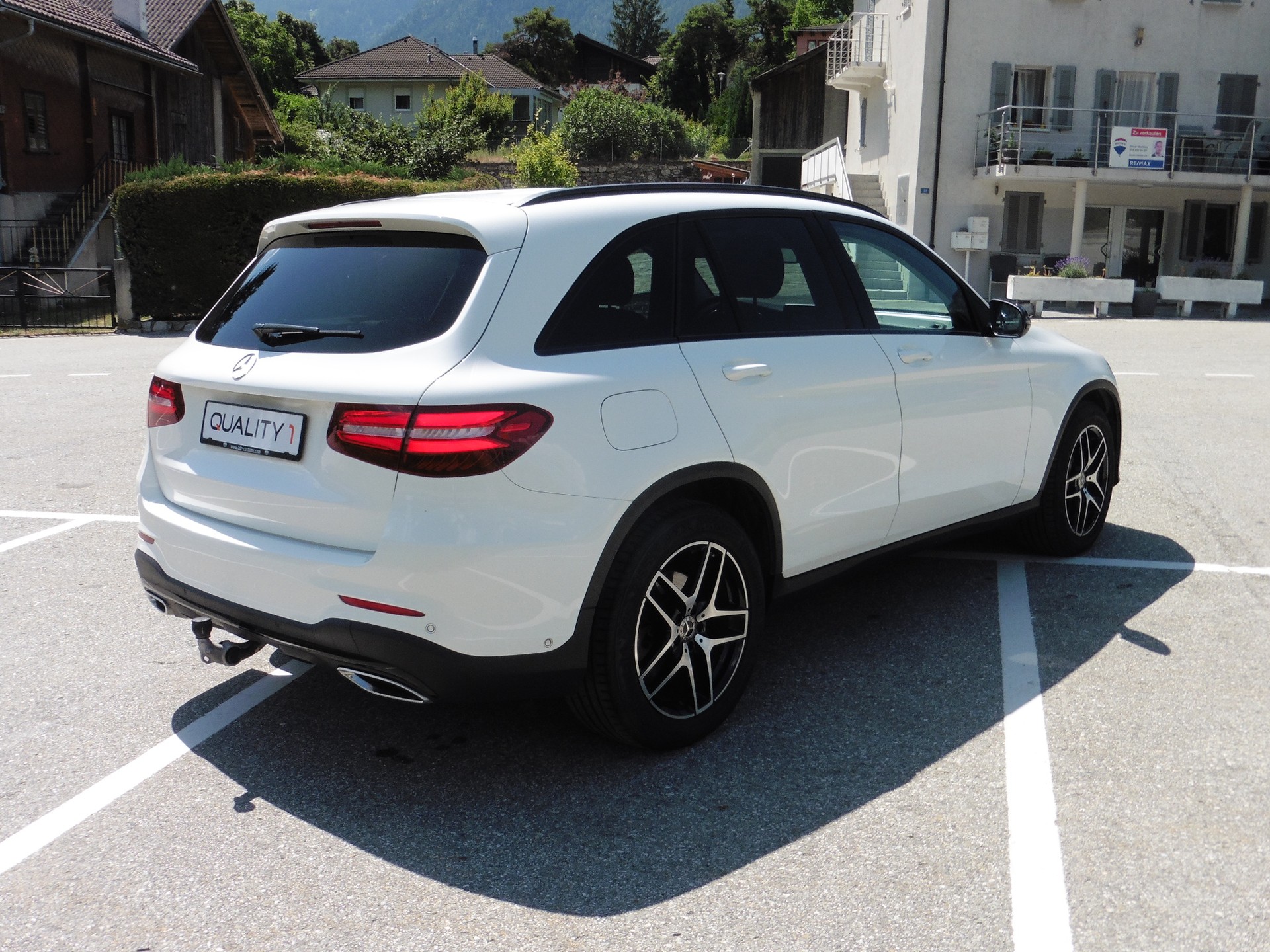 MERCEDES-BENZ GLC 250 d AMG Line 4Matic 9G-Tronic-image-9