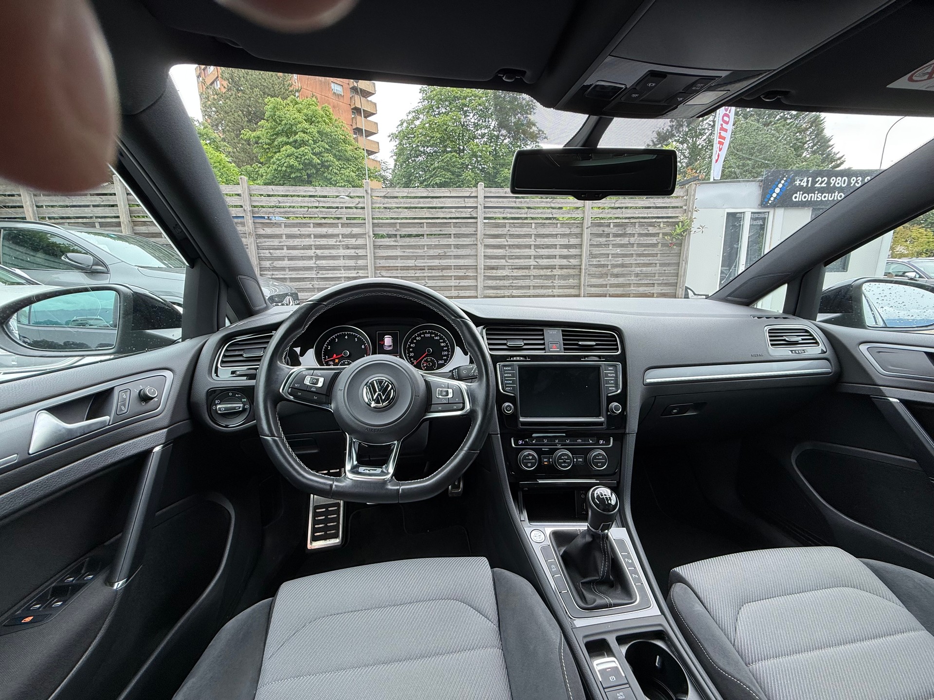 VW Golf 1.4 TSI Cup R-Line-image-11