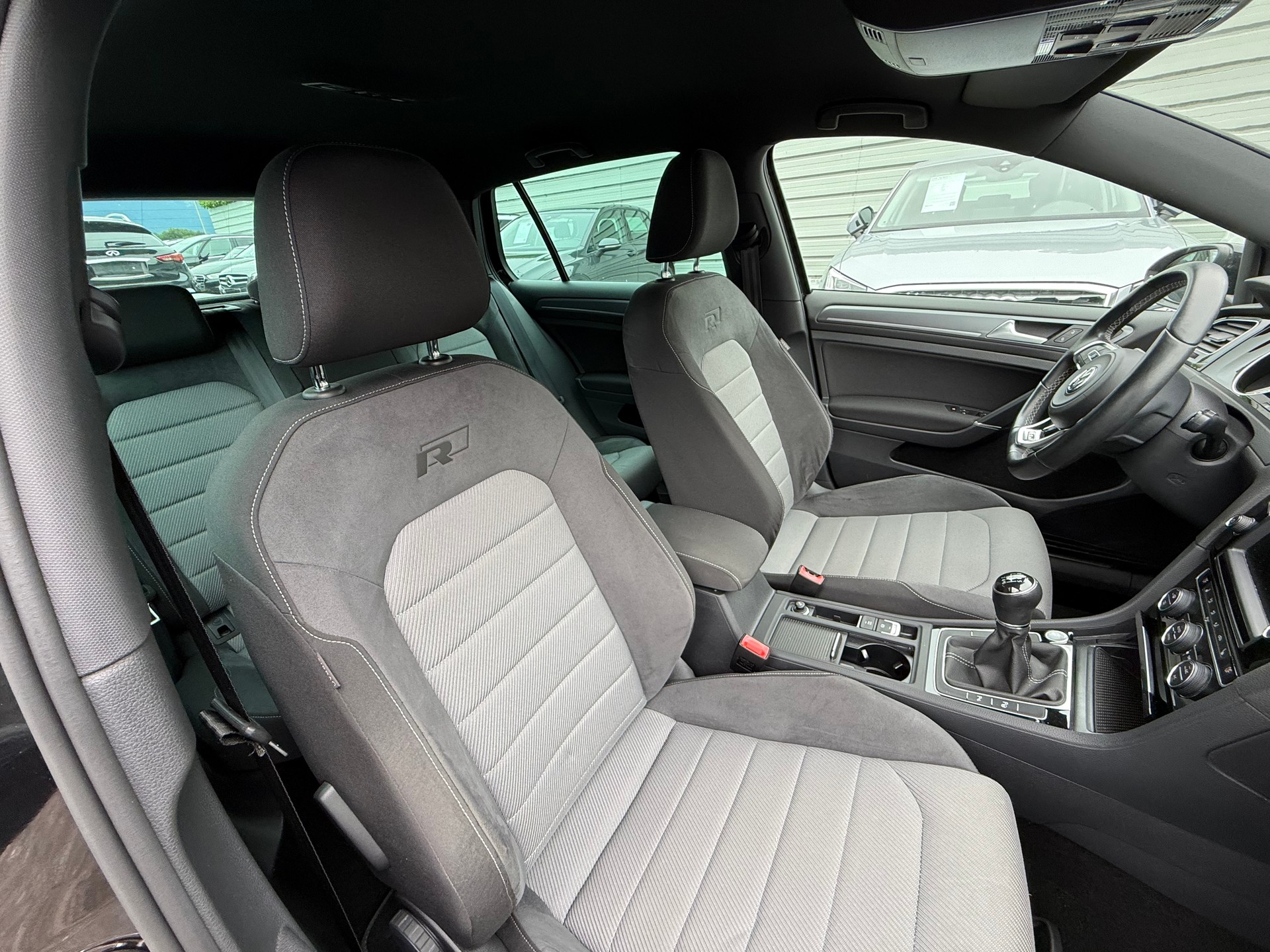 VW Golf 1.4 TSI Cup R-Line-image-5