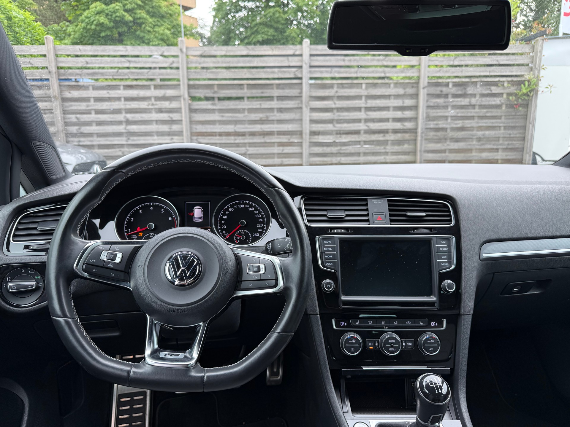 VW Golf 1.4 TSI Cup R-Line-image-12