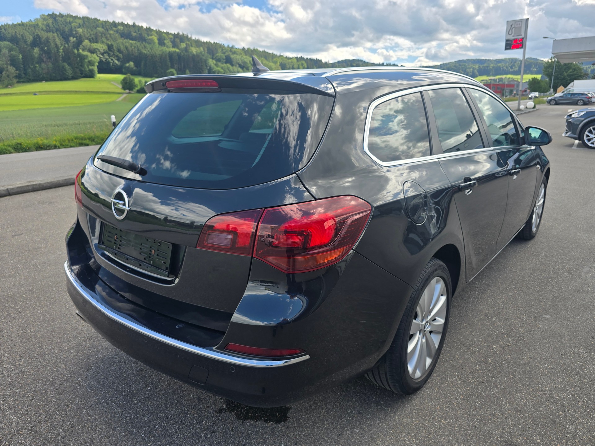 OPEL Astra SportsTourer 1.4i 16V Turbo Sport Automatic*Frsch ab MFK"Frisch ab Service**-image-3