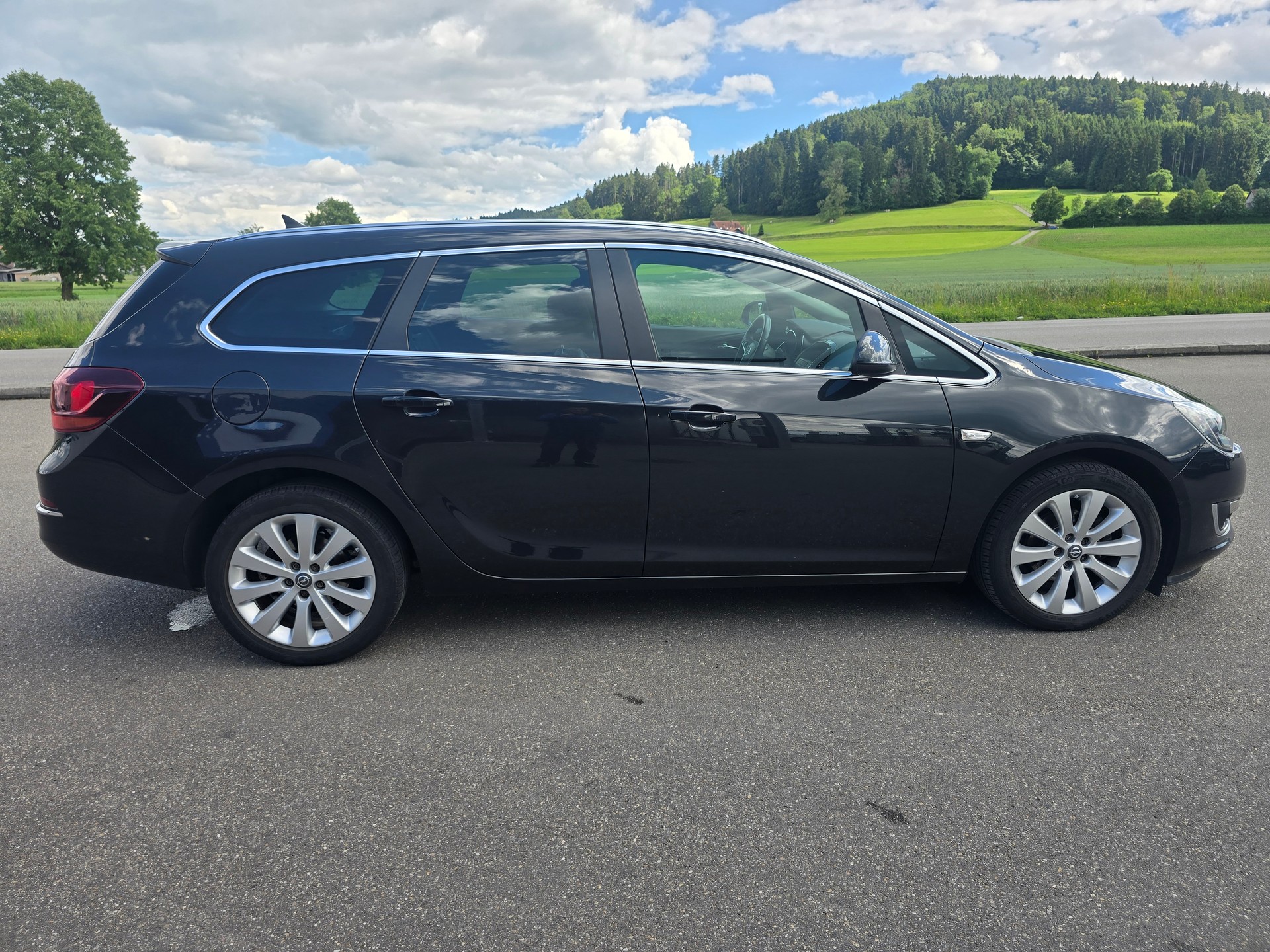 OPEL Astra SportsTourer 1.4i 16V Turbo Sport Automatic*Frsch ab MFK"Frisch ab Service**-image-4