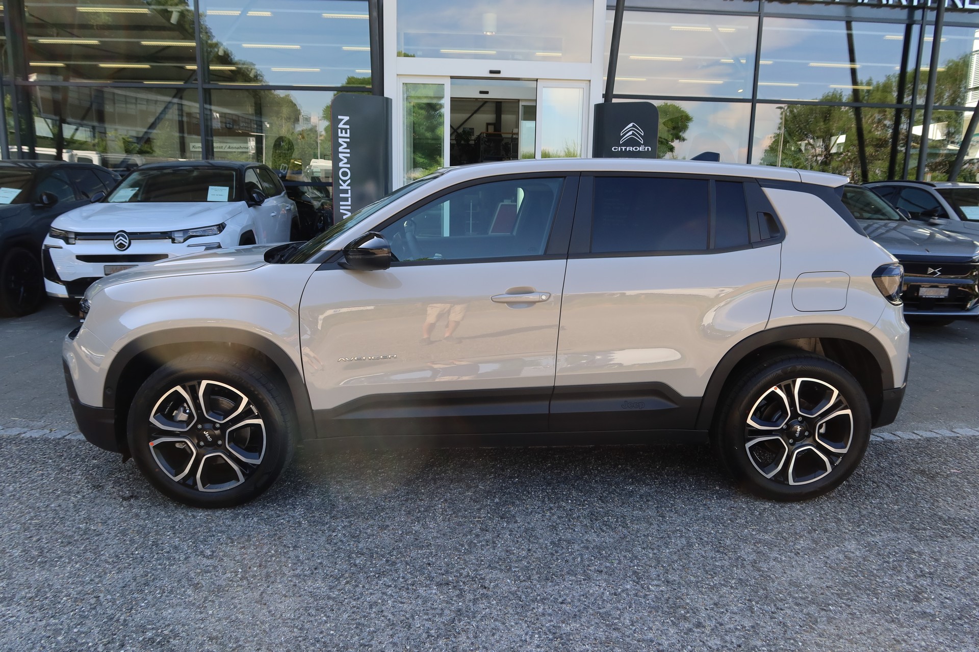 JEEP Avenger 54kWh Summit-image-2