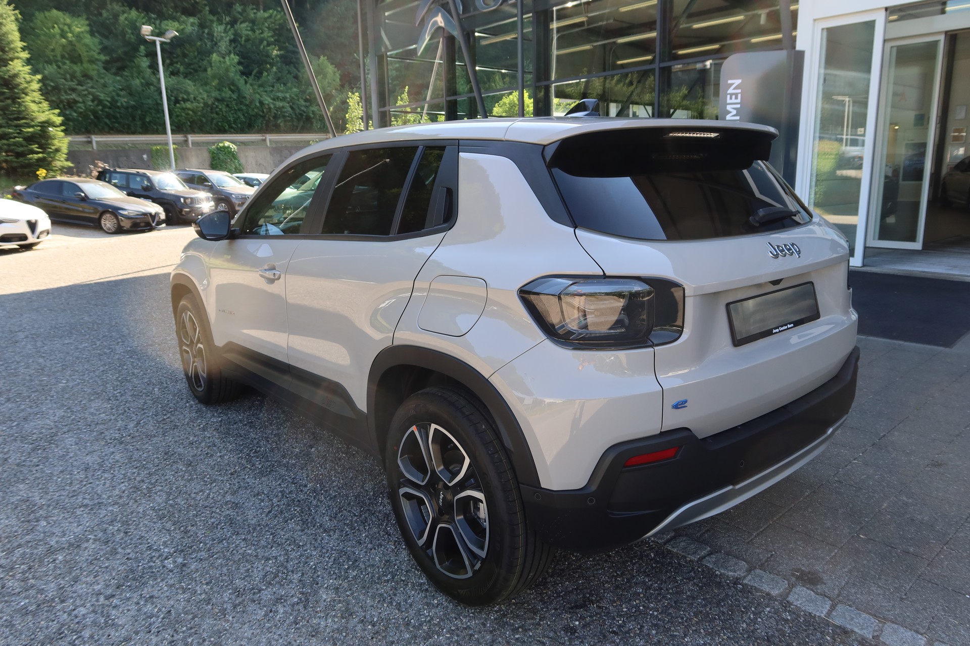 JEEP Avenger 54kWh Summit-image-3