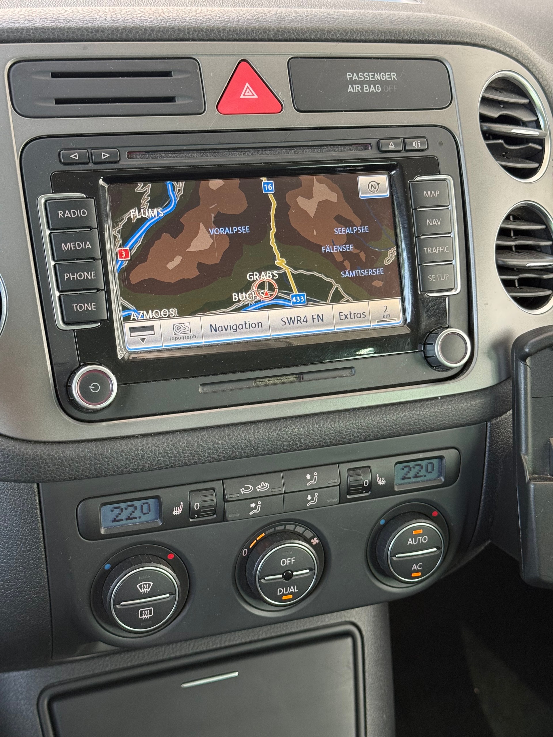 VW Tiguan 2.0 TSI Sport&Style-image-12