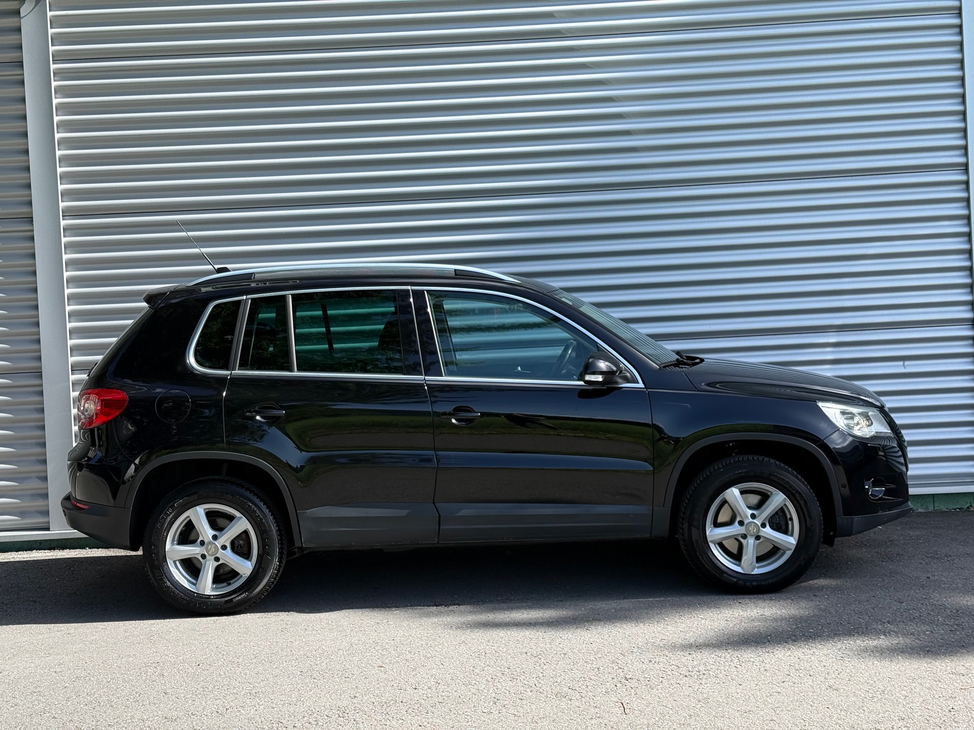VW Tiguan 2.0 TSI Sport&Style-image-4