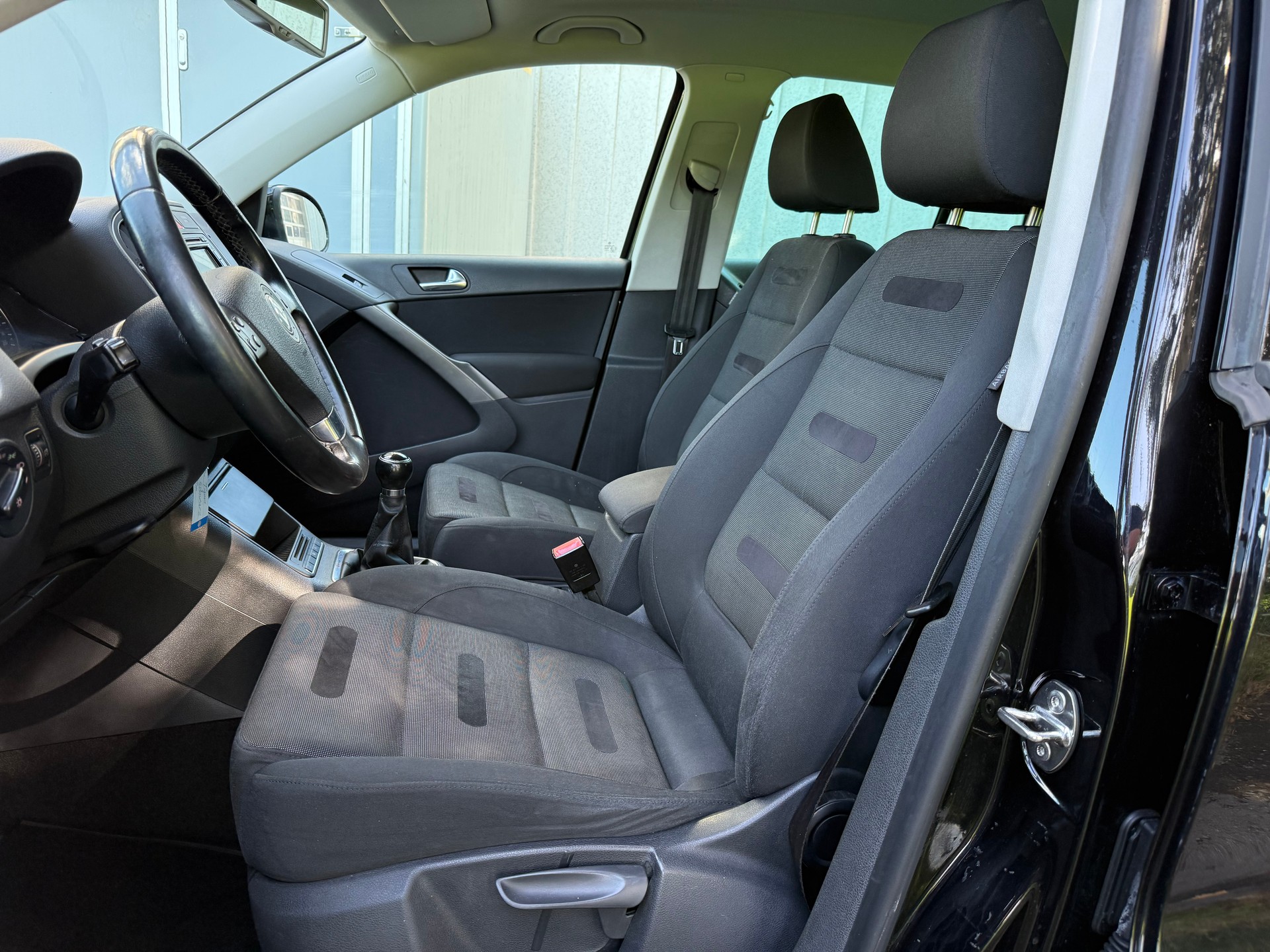 VW Tiguan 2.0 TSI Sport&Style-image-7