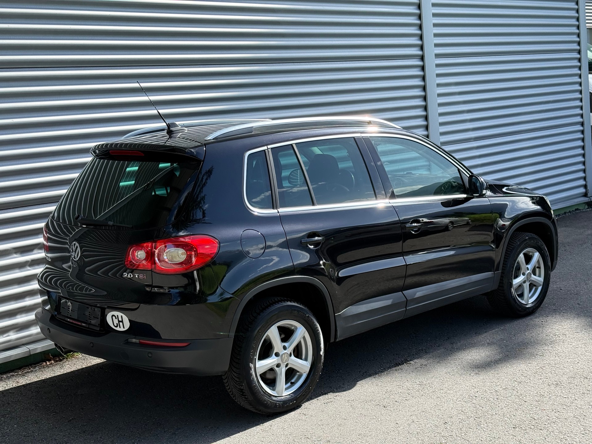VW Tiguan 2.0 TSI Sport&Style-image-5