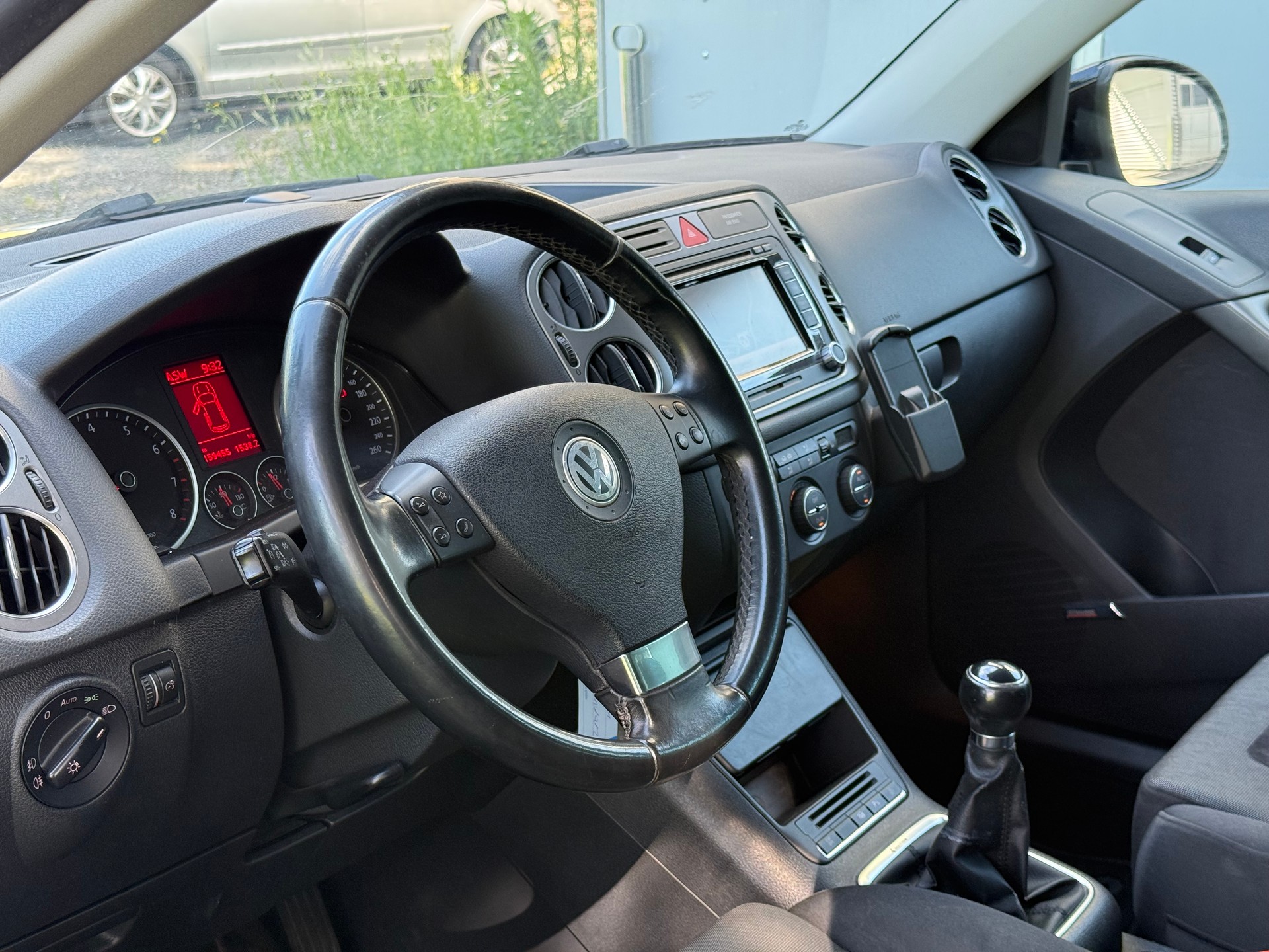 VW Tiguan 2.0 TSI Sport&Style-image-6