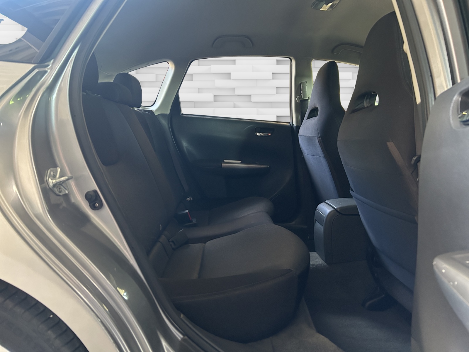 SUBARU Impreza 2.0R Comfort S Automatic-image-13
