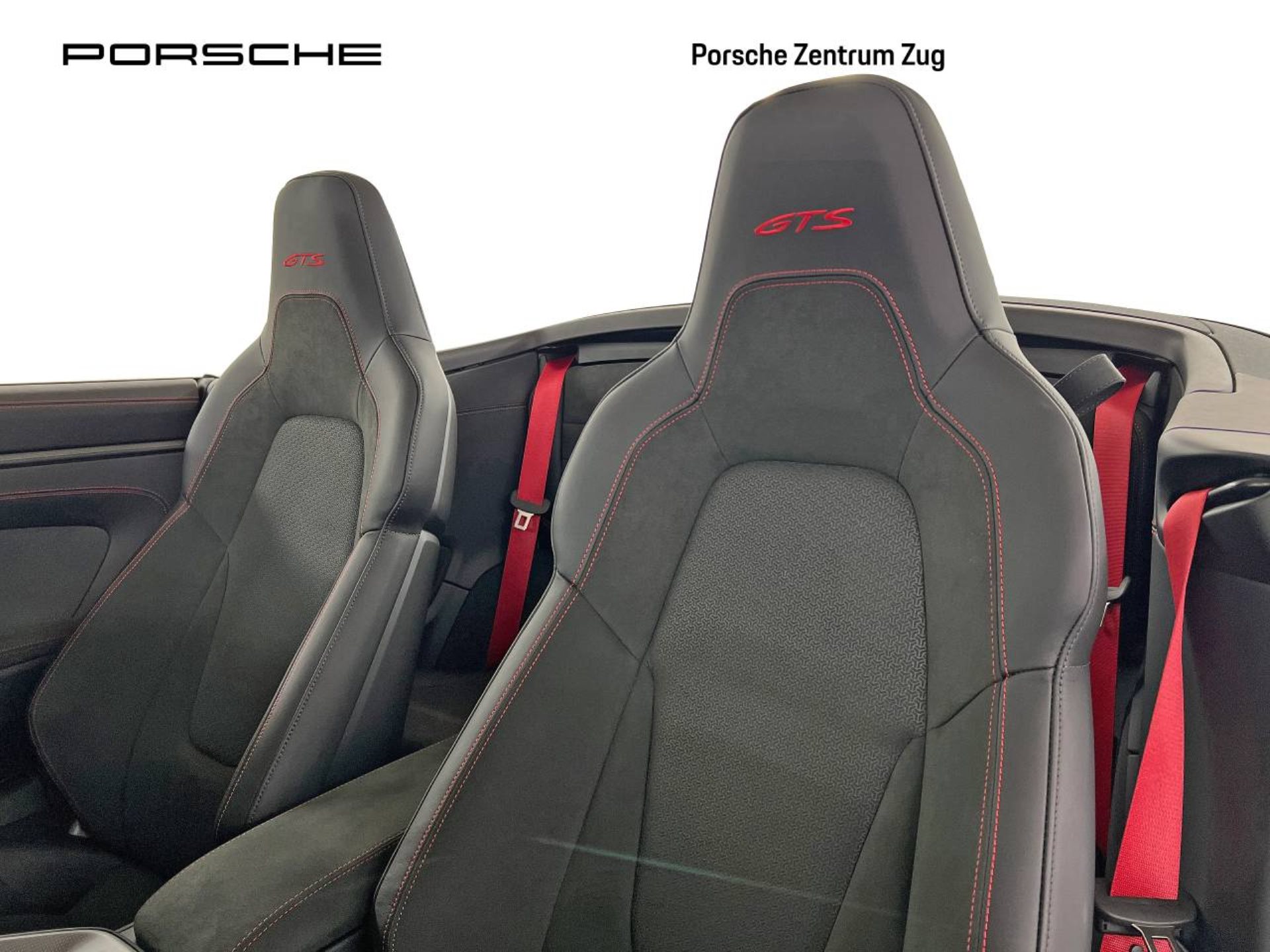 PORSCHE 911 Carrera 4 GTS Cabriolet-image-4