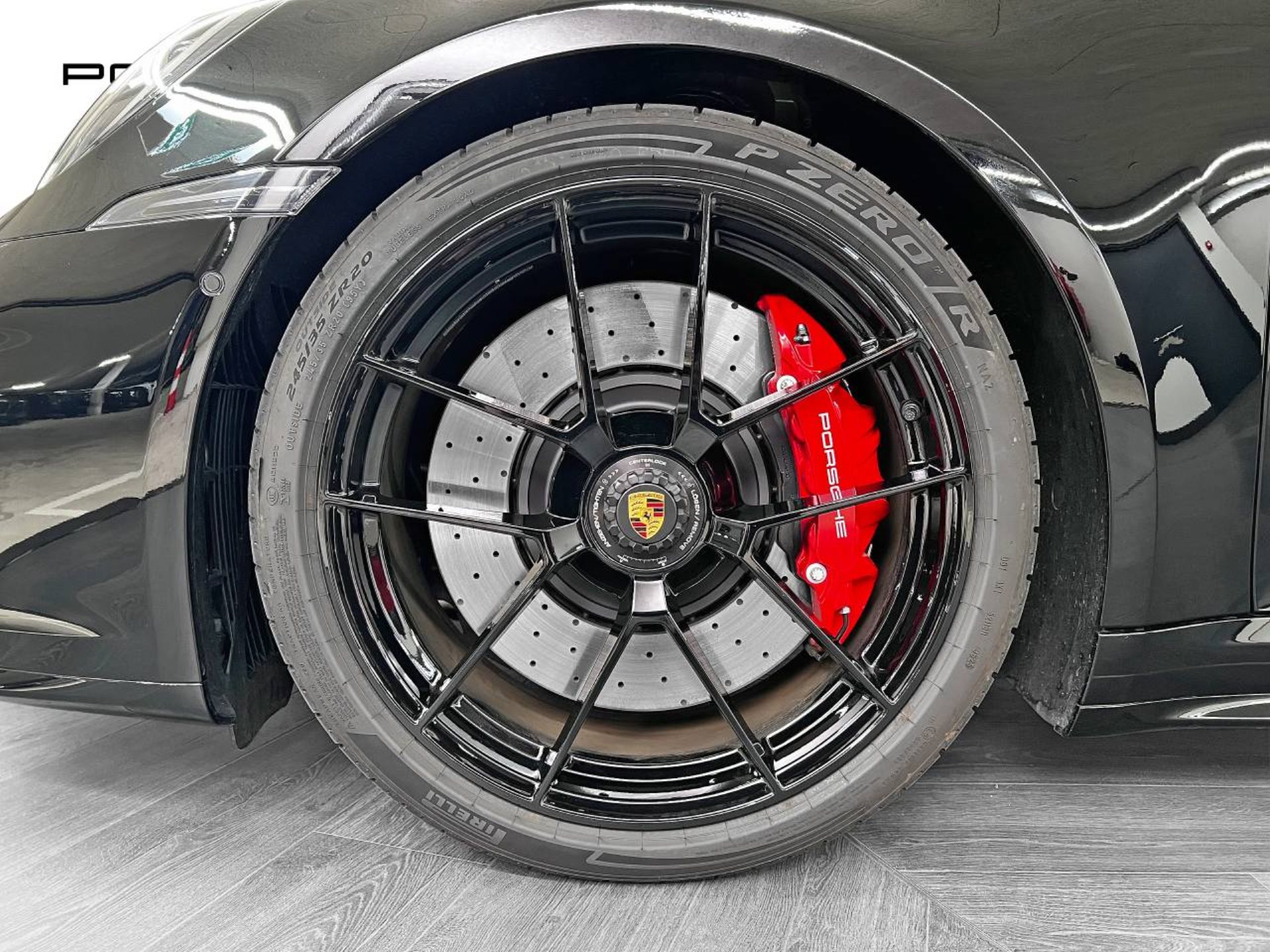 PORSCHE 911 Carrera 4 GTS Cabriolet-image-11